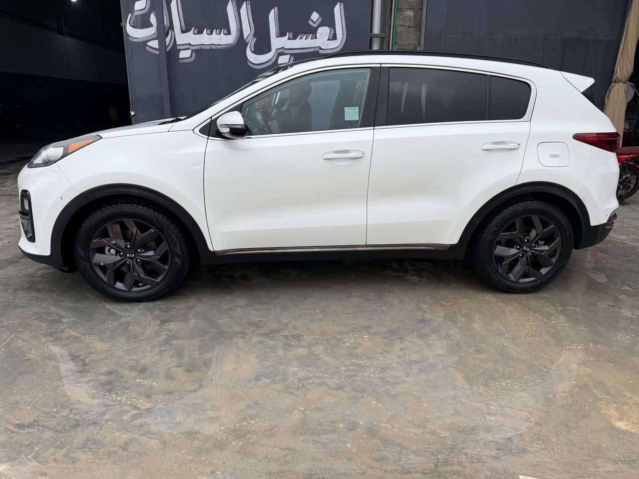 كيا سبورتاج موديل 2020 فول مواصفات عدا البصمة بانوراما داخل جلد ابيض كاميرا خلفية رادار امامي رادار جانبي نقطة عمياء تحديد مسار تحكمات ستيرن شفتات ستيرن محرك ٢.٤ مكفوله عدا قطعة وحده بدون دواخل بدون ايرباك ولا كلوب بالدشبول موضح بالصور الباقي مكفول كير محرك صبغ وضع الشركة ماشية 125 الف كيلو عارضها ب167 ورقة بيها مجال بسيط للاستفسار *********** بغداد, العراق
