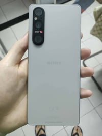 سوني اكسبيريا 1 مارك 5 للبيع بسعر 275 قفل بي طبع خفيف فقط التواصل 0772...