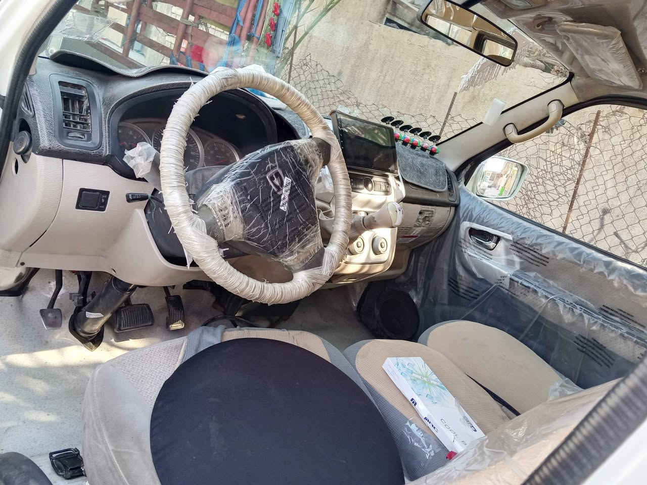 السلام عليكم سياره للبيع أج وان كفاله عامه كير محرك أكسن بغداد جميلة السيارة ما مطلوبه تحويل ثاني يوم موديل 2015 السعر 95 قفلها رقمي ***********
