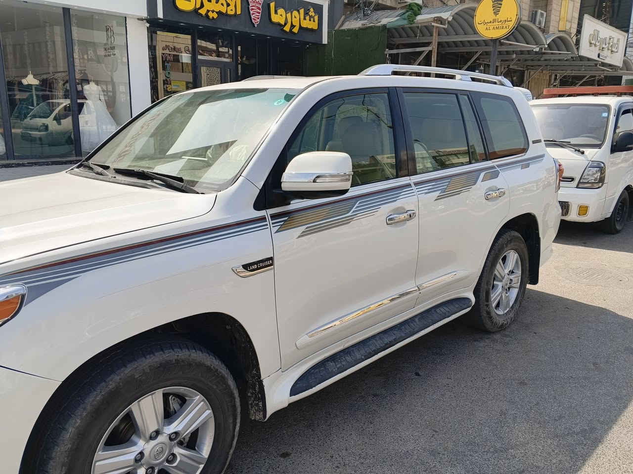 لاندكروز موديل 8 محدث وجه 15 سياره مكفوله رقمهة قادسيه مكانها سماوه بيع او مراوس سعره 250
