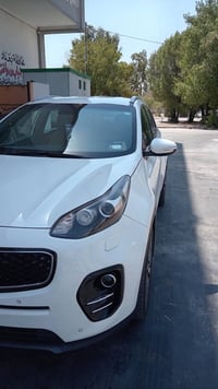 سبورتاج موديل 2018 خليجيه مكان السياره البياع رقم بغداد رقم 0772817340...