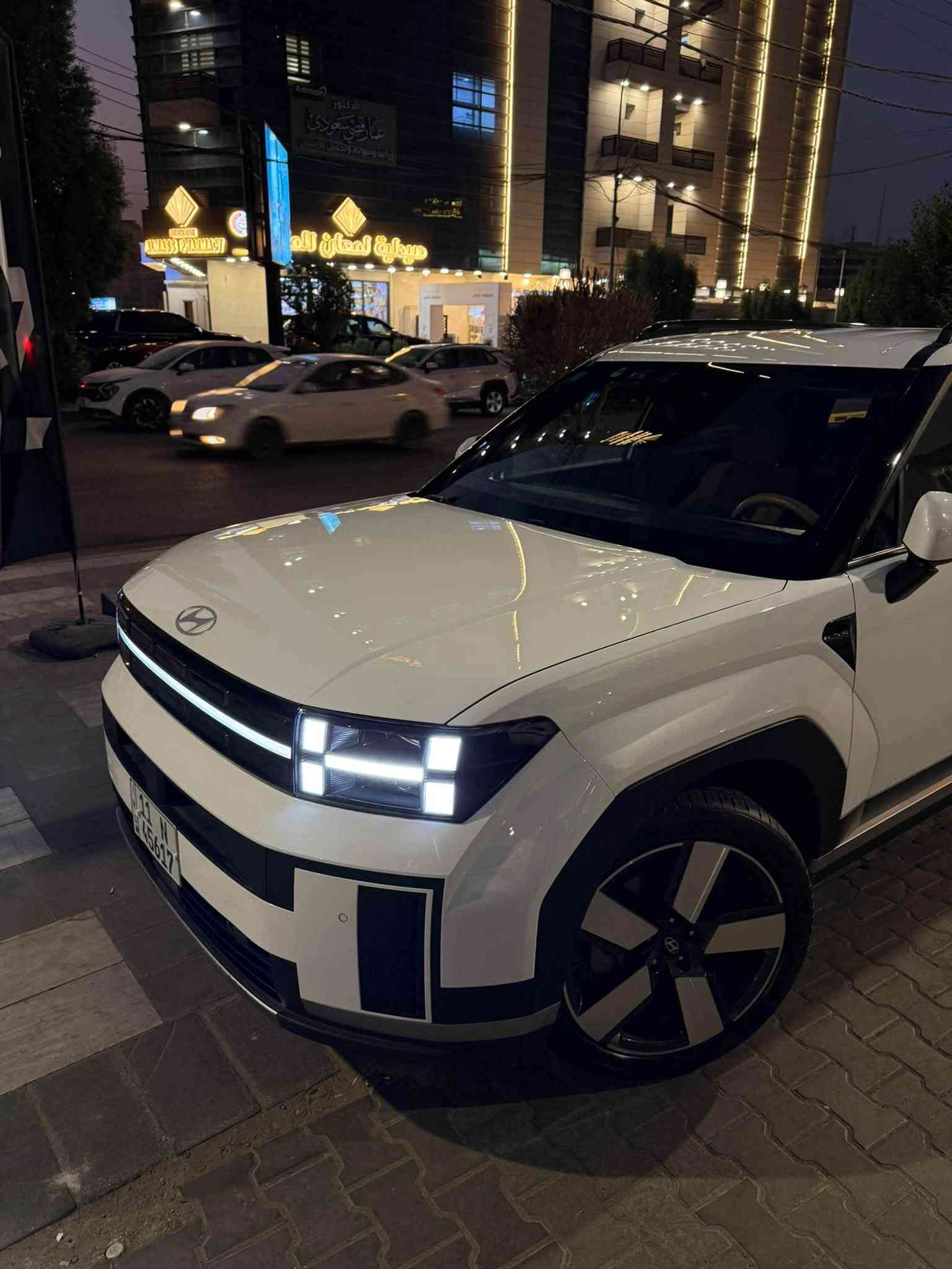 السلام عليكم 
هيونداي سنتافي 2024 
خليجي وكالة الاولى موتورز 
محرك 2500 بدون تيربو المرغوب 
فول مواصفات عدة البنراما 
رقم بغداد الجديد باسمي شخصياً هزة جديدة 
7 راكب 
3 قطع تبريد 
داخل قرميدي 
كير عصة 
كراسي كهرباء 
صندوك كهرباء 
بك لايت LED 
سايد بريك دكمة
اوتو هولد 
مانع نزلاق
مانع نحدار
4 انظمة قيادة 
شاشة متصل 
 شفتات ستيراً
كروس سرعة 
شاحن واير ليس 
منافذ شحن تايب سي عدد 6 
ويل كب حجم 20 
بصمة عدد 2 
بردات ابواب خلفية 
نفكيشن 
السيارة بعدها بجياست لشركة 
كلش حلوة 
بيها BDR بل بنيد ع كد 3 اصابع ممبين ابد وطخة بل صندوك ع وضعها فقط 
مكان السيارة : بغداد البنوك 
السعر : 208 $ وبيها مجال للشراي 
للاستفسار : ***********
