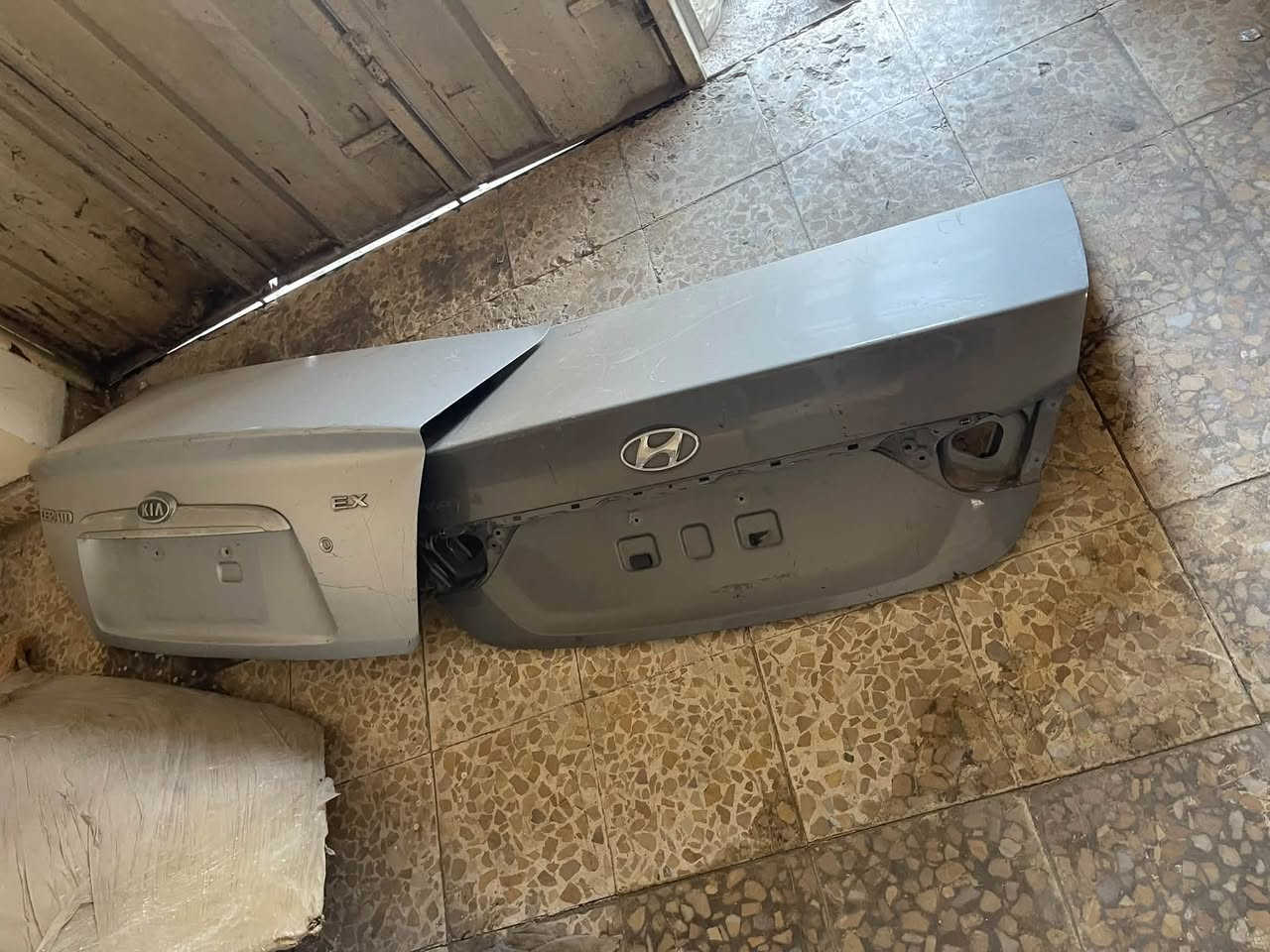 وجبه من البيبان والجاملغات للسياراة الكوريه
***********
