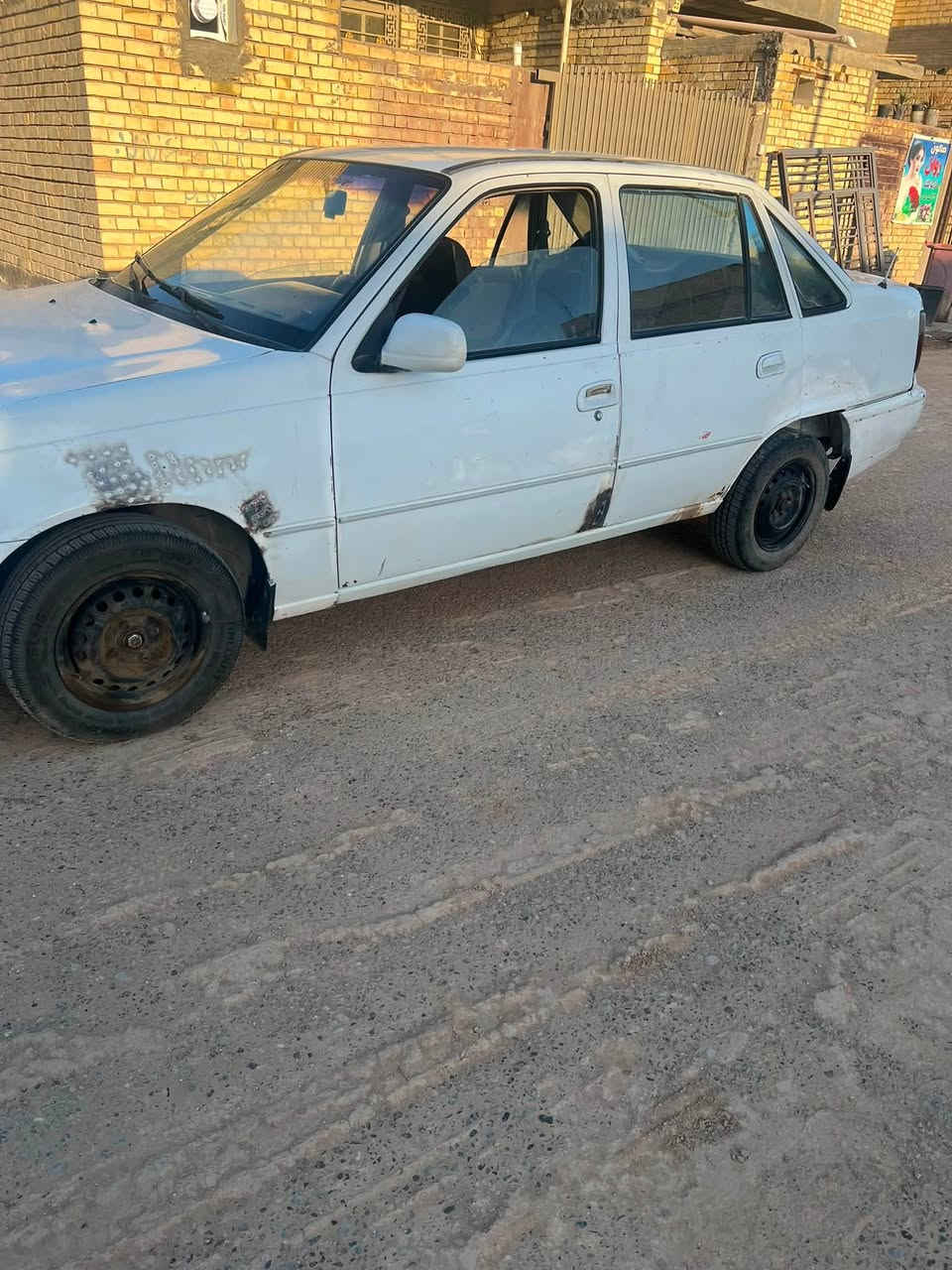 دايو سلو موديل ٩٤ رقم بغداد 

مسمكره وجاهزه للصبغ السعر 20 وبيها مجال 
***********
