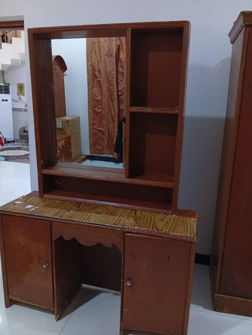 السلام عليكم غرفه للبيع السعر 250 وبيها مجال البصره ابو الخصيب للاستفسار التواصل ع الرقم ***********
