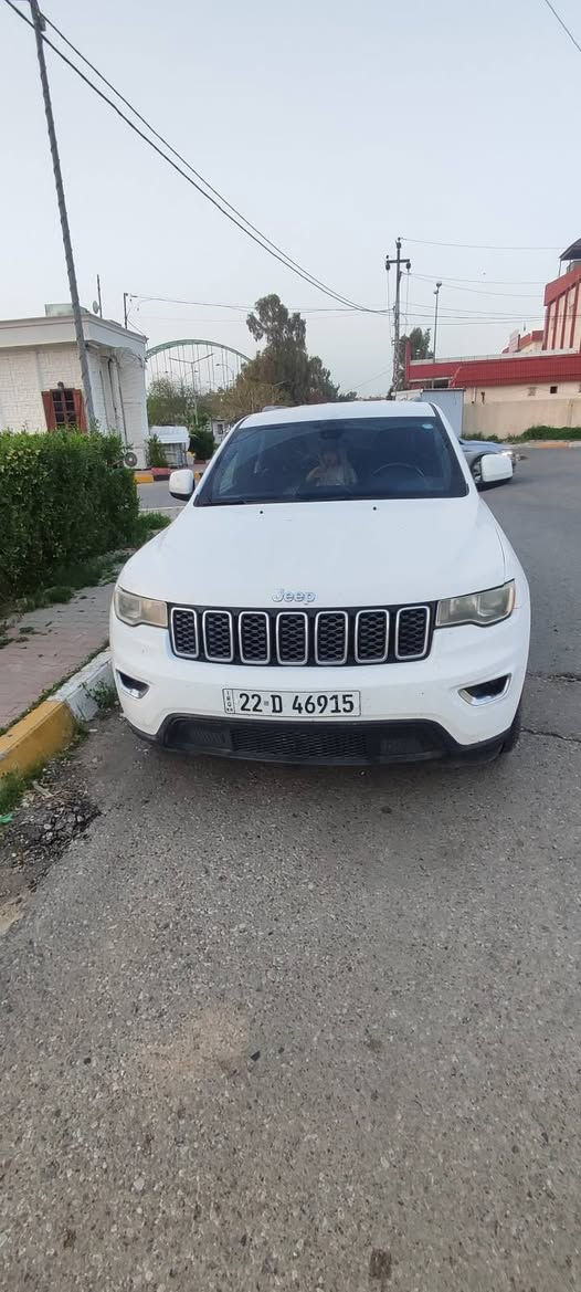 السلام عليكم
جيب لايريدو@ 2017 امريكي
محرك v6 3600

كلين تايتل.بدون حادث

المواصفات لاريدو.

تشغيل عن بعد

دخول ذكي.
ستيرن كهرباء 

شفتات ستيرن

اوتو ستوب

رادار خلفي مع كامره خلفيه

كشنات كهرباىيه .

رقم اربيل.
للبيع او المراوس بهايلندر موديل 21 -22سته سلندر 
المكان كركوك.
للتواصل***********
