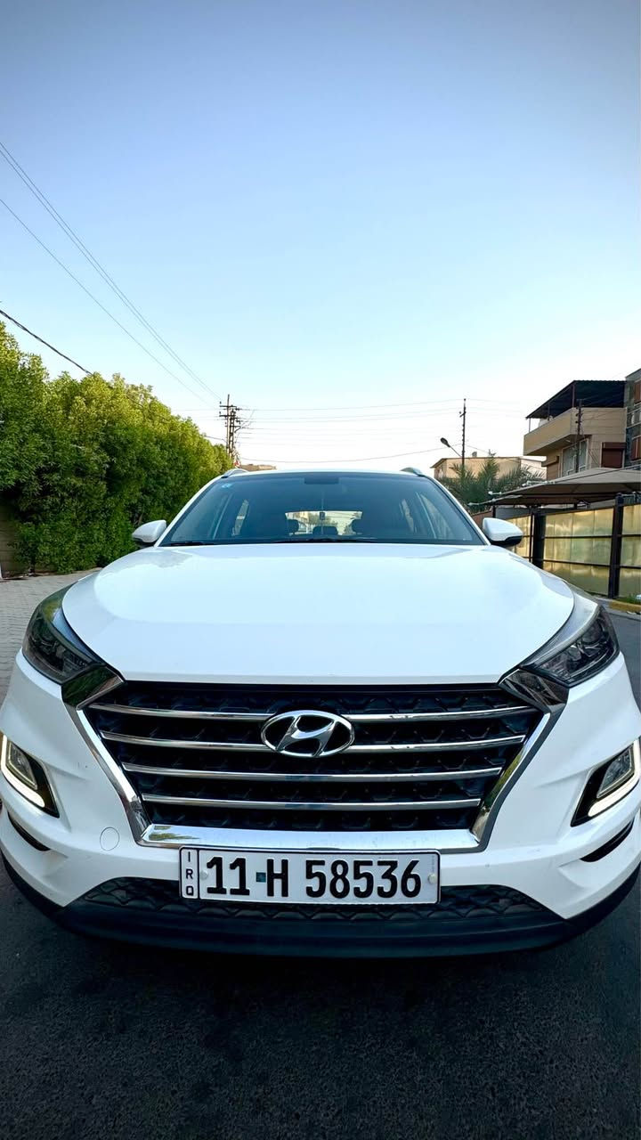 🚘 للبيع | هيونداي توسان 2019 

🔹 الموديل: 2019
🔹 اللون: أبيض
🔹 المواصفات: خليجي / كوري أصلي
🔹 الممشى: 53 ألف كم فقط 

✨ أبرز المواصفات:
• تشغيل بصمة 
• مقاعد كهرباء جلد
• حساسات أمامية وخلفية 
• نظام ترحيب عند الدخول
• مرايات شفط
• 3 أنظمة قيادة مختلفة حسب الحاجة
• شاشة الاصلية تدعم Apple CarPlay + Android Auto

✅ حالة السيارة:
السيارة نظيفة جداً ومكفولة
🔸 يوجد ملاحظات بسيطة على حطتها 
__________________________________________

💸 السعر : ١٩٨ ورقة 

📍 موقع السيارة بغداد
للاستفسار والتفاصيل: *********** بغداد, العراق
