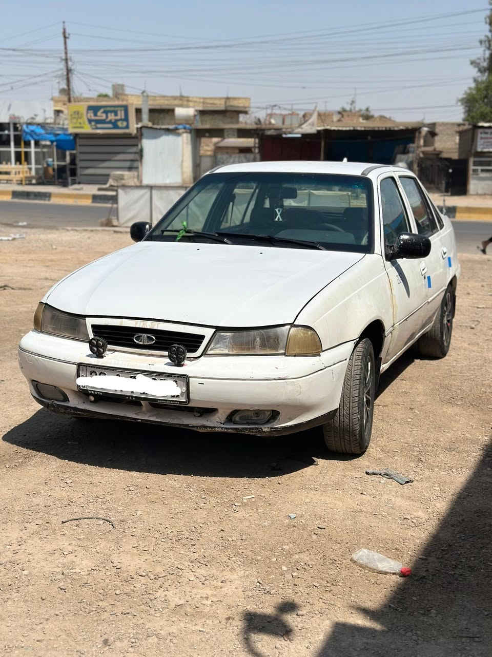 السلام عليكم سيارة دايو سلو موديل 1995 كير عادي رقم ديالى انكليزي 
دواخل كلة جديد
كشرها شوفت عينك
السيارة دايمها هستوني باتري ونوزلات وفيتبم وحساسات المحرك وفلاتر كلها جديد وبلادي
سنوية جديدة تحويل مباشر
الكيجات شغالة كلها
الكهربائيات كلها شغالة 
السعر 25 $
***********
