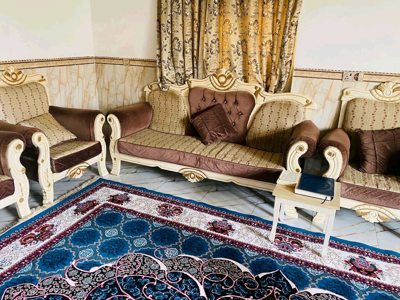 بعقوبة • ١٠مقاعد • ٦كوشات