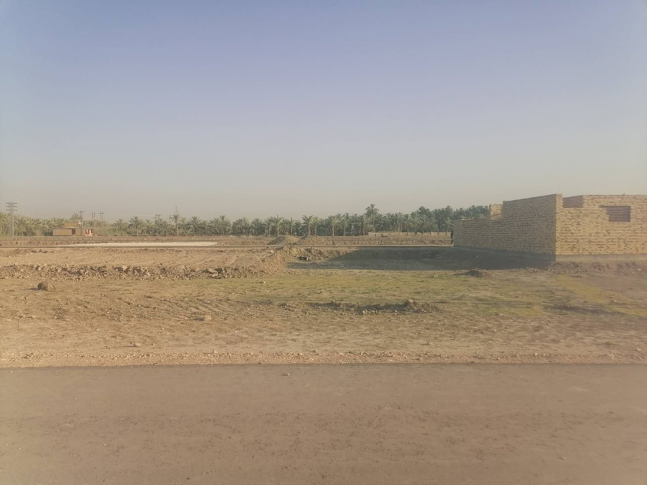 بــيــع مــســتــعــجــل لــضـروف خــاصــة 
⚠️ قــطـعـة أرض لـلـبـيـع
⚠️  طـابـو زراعـي سـنـد 25 تـحـويـل مـبـاشـر 
⚠️ الــمـسـاحـة 400 مــتـر 
⚠️ الــواجـهـة 20 مــتــر و الـنـزال 20 مــتــر 
⚠️ الـمـكـان / الـحـمـزة الـغـربـي / مُـجـمـع أم الـبـنـيـن / قـرب سـيـطـرة الـبـاشـيـة 
⚠️ عـرض الـشـارع 10 مـتـر
⚠️ الـخـدمـات مـتـوفـرة بـالـكـامـل كـهـربـاء و تـبـلـيـط و مـاء 
⚠️ الـسعـر 51 و بيها مجال للشرايي 
❗️ لا مـانـع مـن بـيـع نــصــف الـقـطعـة 
⚠️ للإسـتـفـسـار مـراسـلة الـصـفـحـة او الإتـصـال عـلـى الـرقـم  ***********
