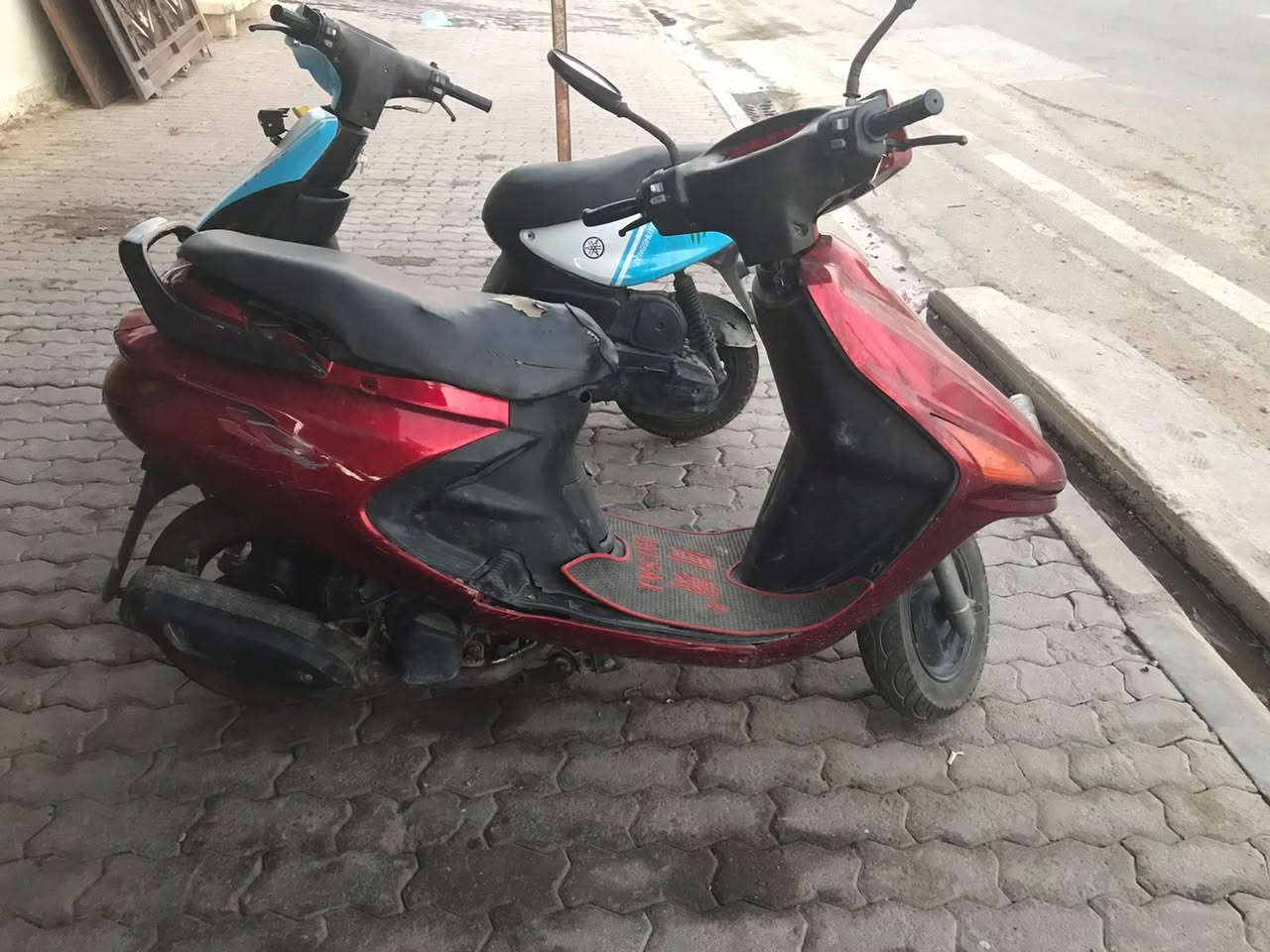 مكلف بلنشر
دراجة فراشة للبيع دراجة نضيفة لايتات سكليتر يدات رجل كلة مبدل جديد دراجة نضيفة ومرتبة صاحبهة عدة محل ماتاعبهة من لبيت للمحل مكان دراجة تكريت زهور مقابيل معرض السند رقم صاحب دراجة***********بي واتساب فقط سعرهة 450وبيهة مجال
