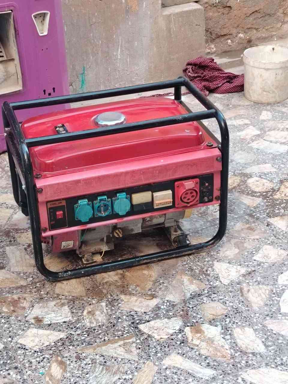 النجف الاشرف حي الجمعيه شارع كربلاء مجاور ثانوية الاصيل للبنات خلف المسبح 
ي *********** مجموعه غراض ليريد يتصل ع الرقم @إشارة
