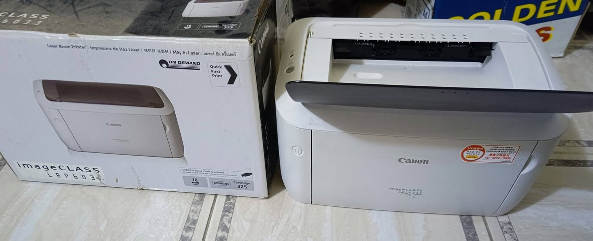 ‎📄 **طابعة كانون ليزر LBP6030 - بحالة الوكالة تقريباً!**
‎
‎✅ استخدام خفيف جداً لفترة قصيرة
‎✅ تأتي مع كاترج أصلي داخلها
‎✅ + كاترج إضافي جديد غير مستخدم (Premium Laser Toner)
‎✅ جميع الملحقات والكرتونة الأصلية موجودة
‎✅ طباعة سريعة وواضحة، مثالية للطلاب والمكاتب والاستخدام المنزلي
‎
‎💰 السعر: 160 ألف دينار عراقي (شامل الكاترج الإضافي)
‎📍 الموقع: بغداد - الشعب
‎
‎هذا العرض يوفر عليك تكلفة كاترج كامل لاحقاً، فأنت تشتري طابعة تدوم لفترة طويلة من أول يوم.
‎
‎📲 للتواصل  واتساب: ***********
‎
