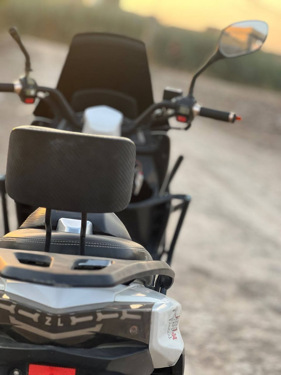 للبيع — دراجه GHOST 50CC موديل 2024 🤍
•ياباني •ياباني •ياباني

• موديل 2024
• محرك 50CC
• أوتوماتيك
• تشغيل عن بعد + تشغيل سلف +هندر
• فرامل أمامية دسك
• مرايات جانبية
• شاشة/واجهة أمامية رياضية
• واقيات جانبية و أمامية
• مسند وظهر للراكب الخلفي
• لون أبيض  
• الدراجة نظيفة وجاهزة للاستخدام

💰 السعر: 775,000 دينار
🤝 بيها مجال بسيط للجادين
المكان: بابل/ القاسم
📩 للاستفسار والتفاصيل مراسلة واتساب 
***********
