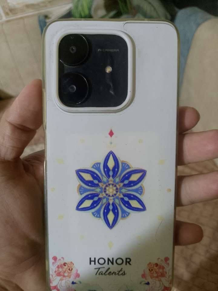 سلام عليكم ورحمه الله وبركاته تلفون للبيع كلشي مابي realme Note 60x
بس خدش بسيط بي بظهر بسعر 90الف جهاز نضيف
