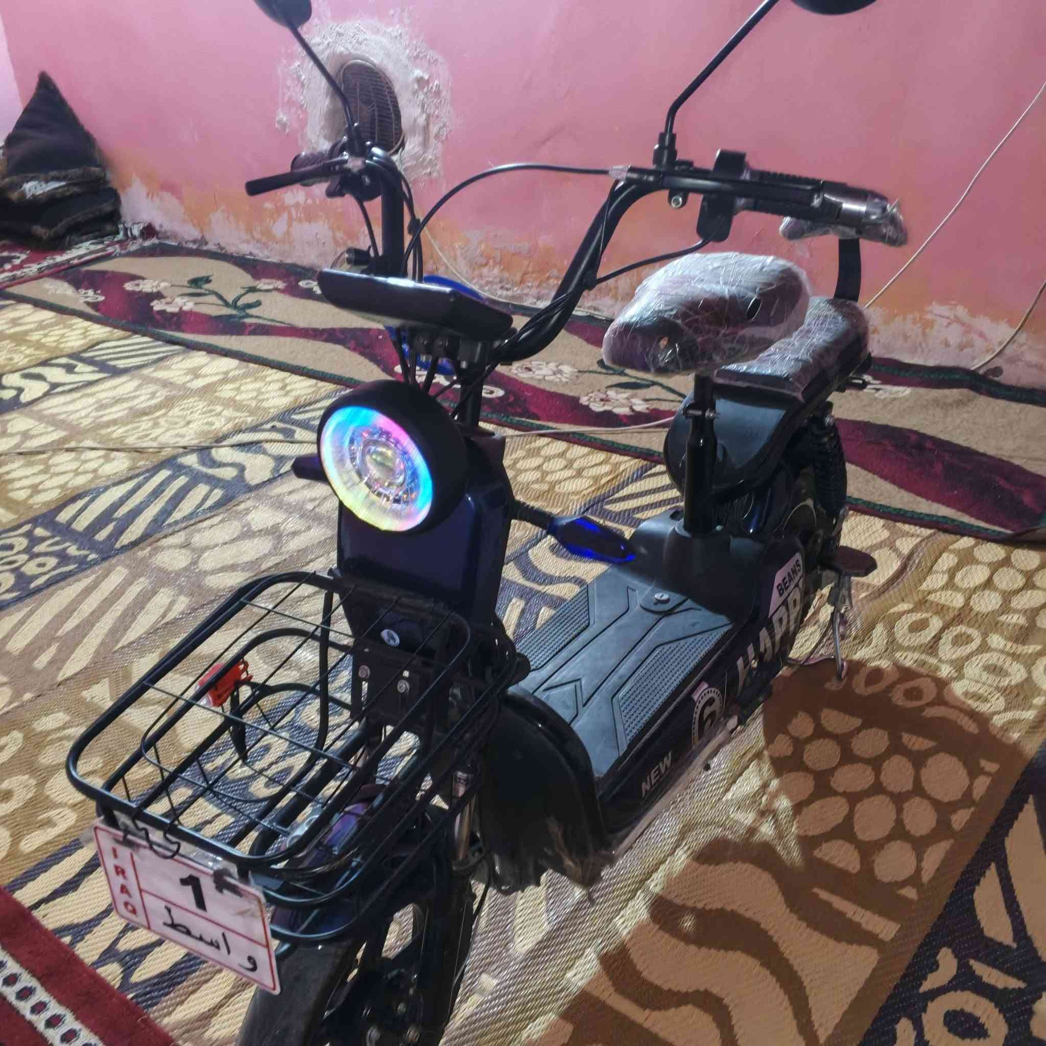 سلام عليكم شباب دراجه شحن للبيع كلشي ما بيه شقاله اشاره يمنه يسره لايت عالي هورن سماعه بلوتوث  دراجه والله نضيفه كلشي مابيه شقاله مكان كوت زين قوس شارع  سعر 225اتصال على رقم ***********
