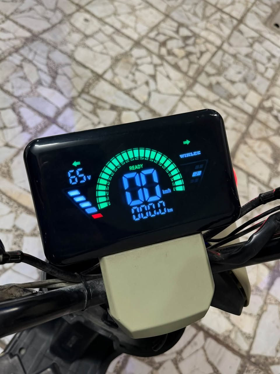 R9 ٢٠٢٥ • ٤٠ حقيقي • ٥ بطاريات كبار