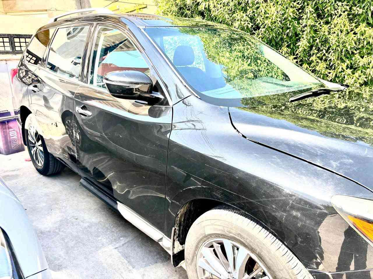 السلام وعليكم 
نيسان بايتفندر ٢٠٢٠
السياره بدون حادث 
بس بيها شخوط وطخات بسيطه 
ماشيه٣٧ الف كير محرك كفاله 
السياره تخبل 
للتواصل خاص او على رقم ***********
