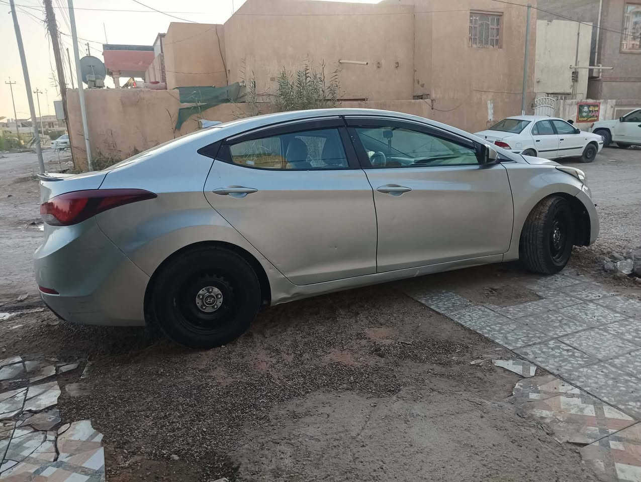 النترا 2016 قطعتين صبغ سنويه 28 سياره باسمي كير وحداديه تخم تاير تبريد جاهزه من كلشي مكاني شارع 80 سعر 95@@‏‪***********‬‏

