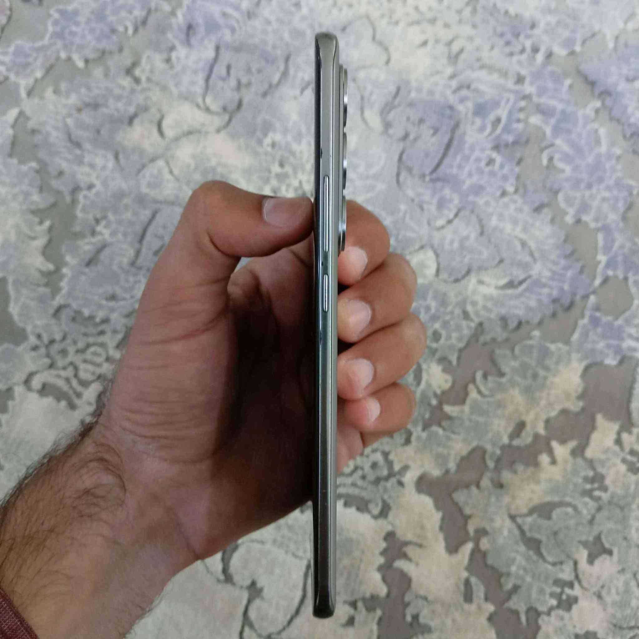 Tecno Spark 40 Pro+
کارتۆن و کامل ئەشیای لەگەڵە
بە زەمانی هەموو شتێک
ڕێژەی خاوێنی %97تە پێش و پشتی خاوێنە تەنها کەمێک ئیتاری کاڵبوونەوەی هەیە
ڕێژەی باتریەکەی لە %98تە
ڕام:- 8 گێگابایت
زاکیرەی:- 256 گێگابایت

نرخ:- 230 هەزار و کەمێک مەجال
ژ.م:- ***********
گەیاندن هەیە بۆ هەموو شارەکان حلبجة, السليمانية
