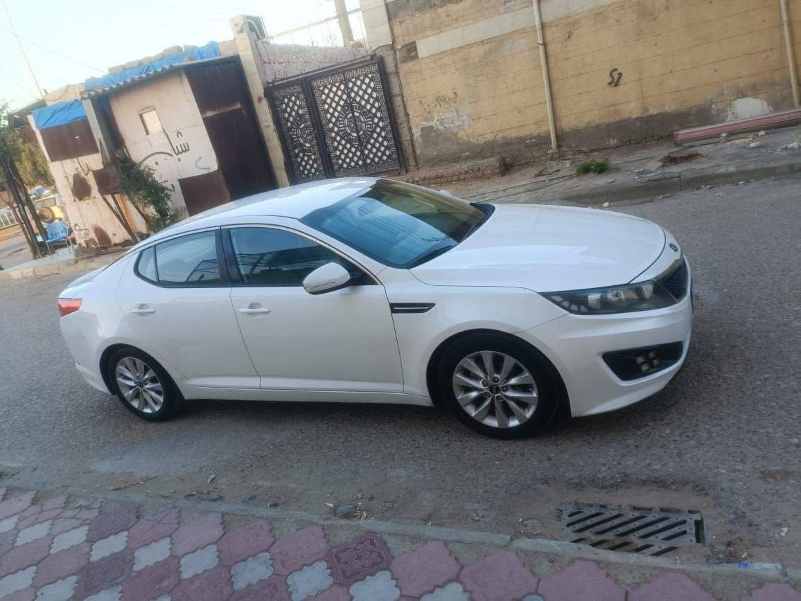 السلام عليكم 
اوبتيما 13 خليجي  السعر 117محرك 2000 دوش مامفتوح كفاله گير ومحرك  تبريد بيانو قطعتين كاميرا دواره شفتات رياضي  تحكم جهتين بالستيرن  مرايات شفط حساس خلفي كشنتات مخمل دواخل بيجي لايتات زنون تخم تاير جديد باتري جديد باسمي رقم بصره مشروع وطني مداور ثاني يوم بأي محافضه ابيع على الفحص المرفق بالمنشور رقم ***********
