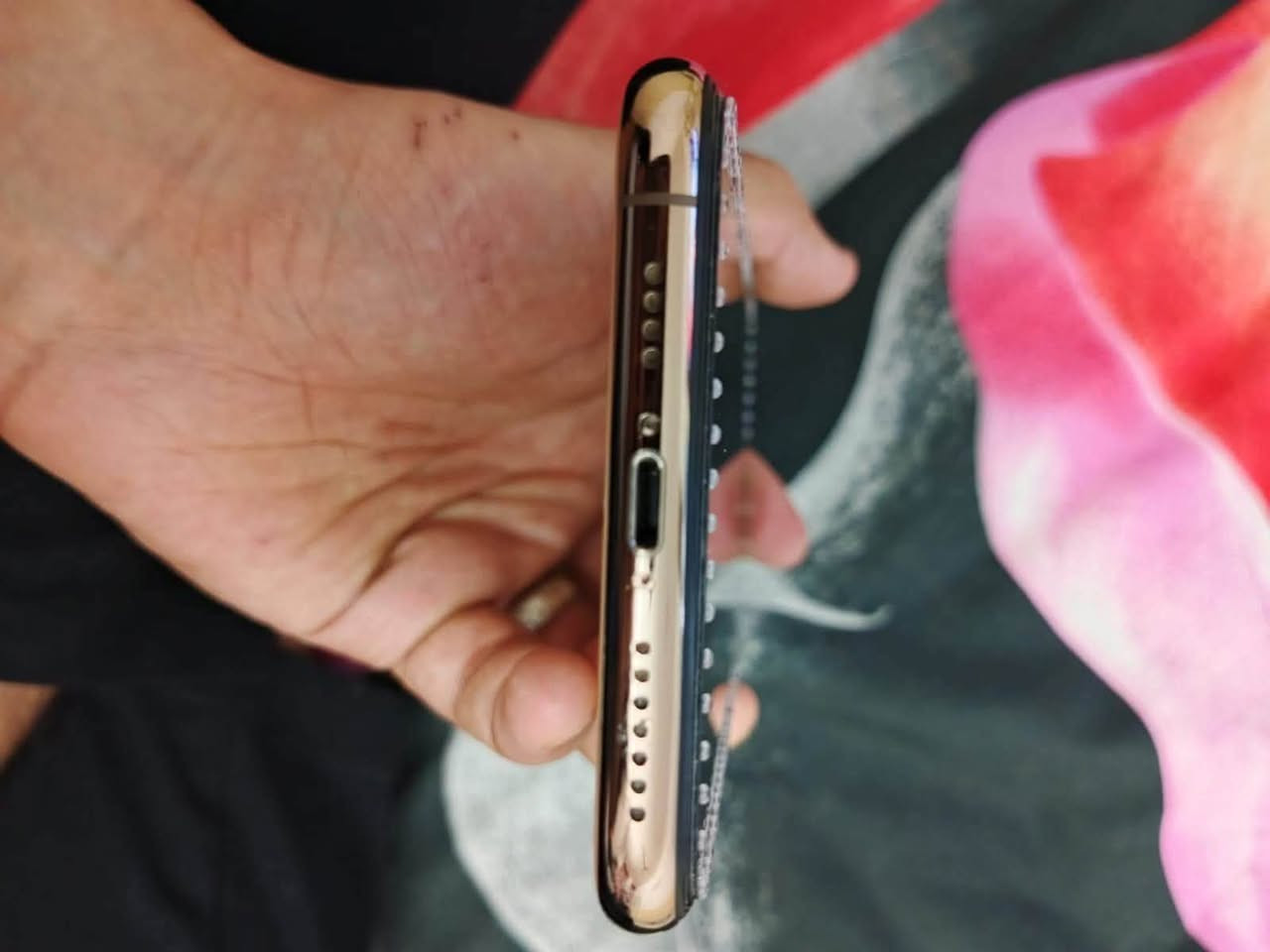 ايفون11برو ماكس  ذاكره64بطاريه79 تالفون مبدل بس شاشه ونوعيه ممتازه جداً جداً فيس إيدي شغال كلشي شغال بجهاز سعره350 وبي مجال  *********** بي وتساب ورصيد موجود
