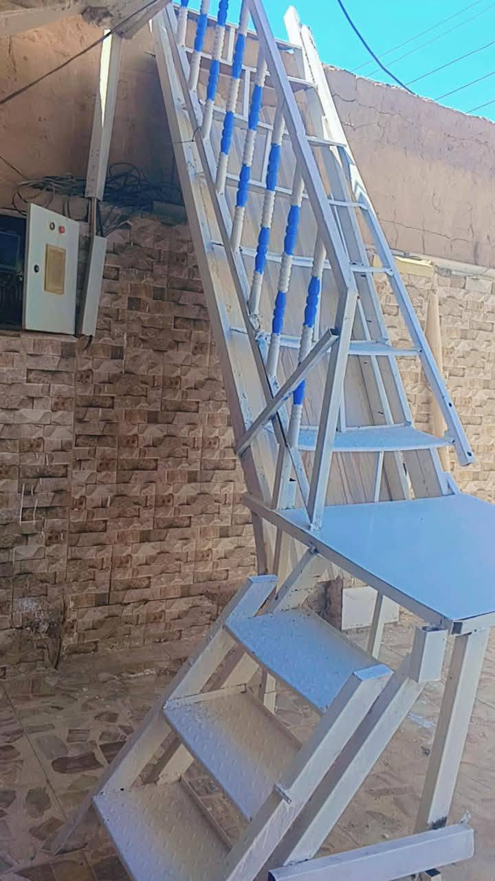 درج حديد نظيف جدا طوله  4 أمتار 
النجف الاشرف 
***********
