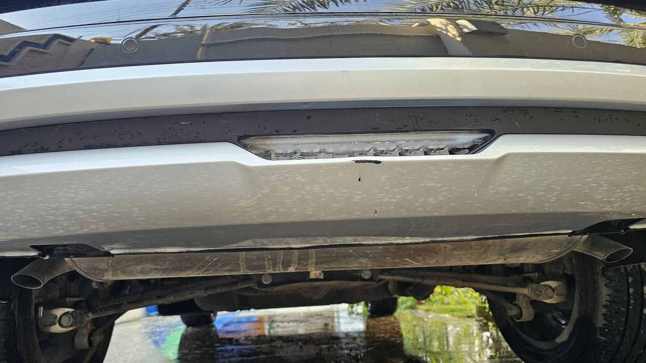 BYD
وكالة من الوكيل الرسمي ضمان البطارية باقي ٧ سنوات ونص 
مكفولة كفالة عامة من كلشي ماعدا شخط ودطخة بالدعامية الخلفية حجمها سانتيم فقط 
بااسمي تحويل شرط 
مكان السيارة مركز الحلة 
بشرفكم بدون حجي زايد وحتركت وانفجرت وذني الدروب السيارة مابيها اي خلل عالمية سبب البيع البنااااء فقط
رقم بغداد 
الصيانة الدورية بوقتها ماشية ٦٠٠٠ قابل للزيادة من توصل ١٠٠٠٠ موعد الصيانة الثانية 
***********
اليرغب بالشراء خلي يسال على سعر الوكالة قبل لايطبلي وسلامتكم
