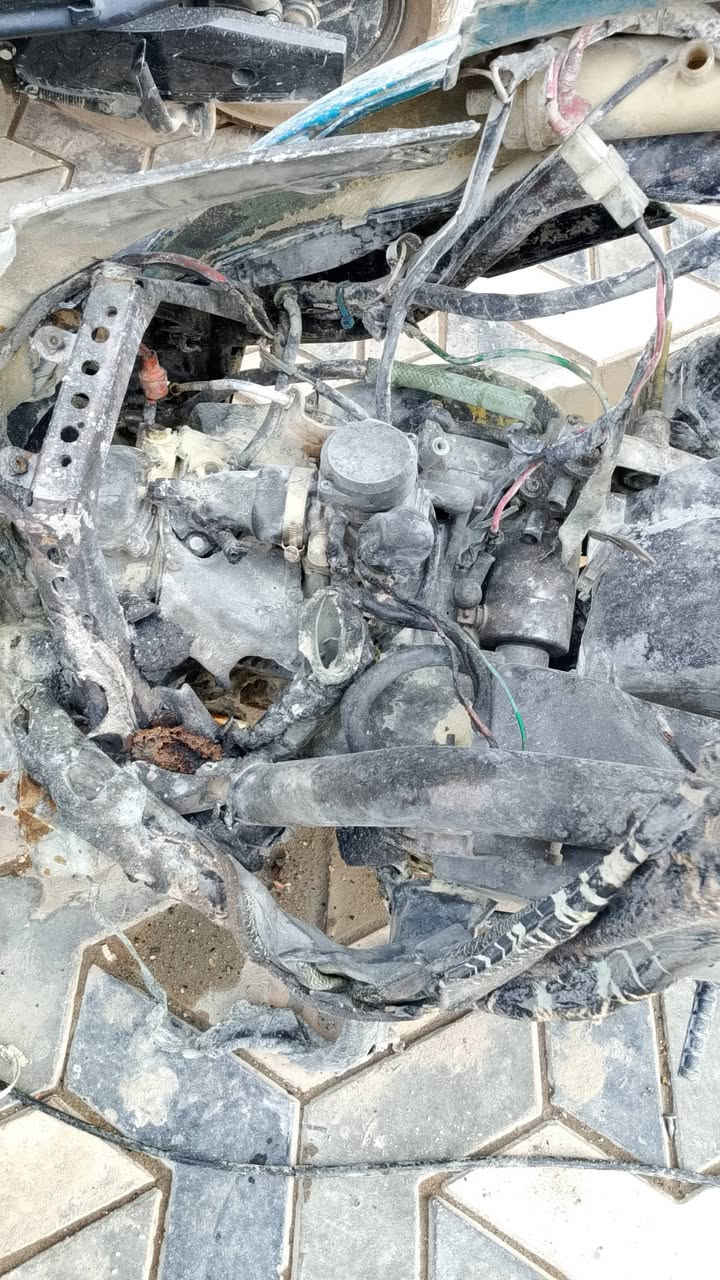 سلام عليكم دراجه ثلعب حتركت قبل فتره ضفيره مابيه شي كفر جو محترك و سواد قيم وخذ   وكابريتر   ***********
