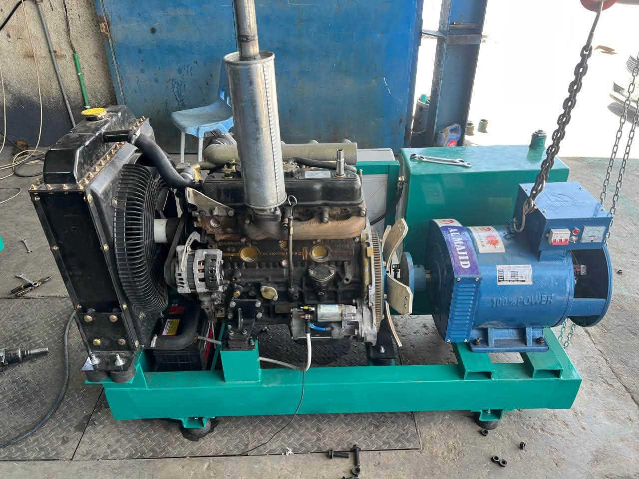 السلام عليكم 
مولدة دايو اربعه بستم 
30 Kv
تنطي 100 امبير 
تصرف بالساعة 2 لتر اذا فول حمل 
بيها جهاز اطفاء وتشتغل اوتو 
المولدة استخدام شخصي نضيفة كلش وكفالة من الكص والتبخير 
سبب البيع اشتريت مولدة اكبر  
للاستفسار الاتصال على الرقم *********** 
او المراسلة خاص
