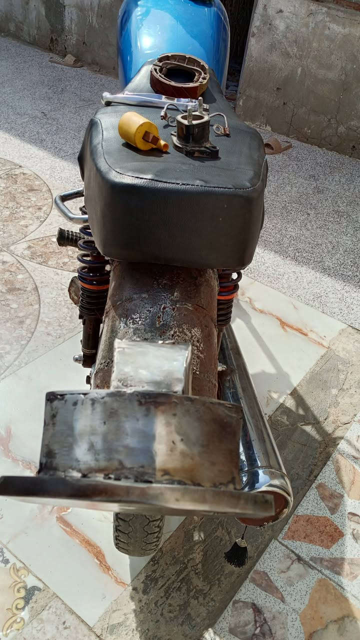غراض للبيع شوته رياضي+دوسه كلج رياضي+سكان+تانكي+تاير ويل رياضي ب50/ونزال باكستاني ب35 لوحده مو من ضمن هذني الأغراض ***********

