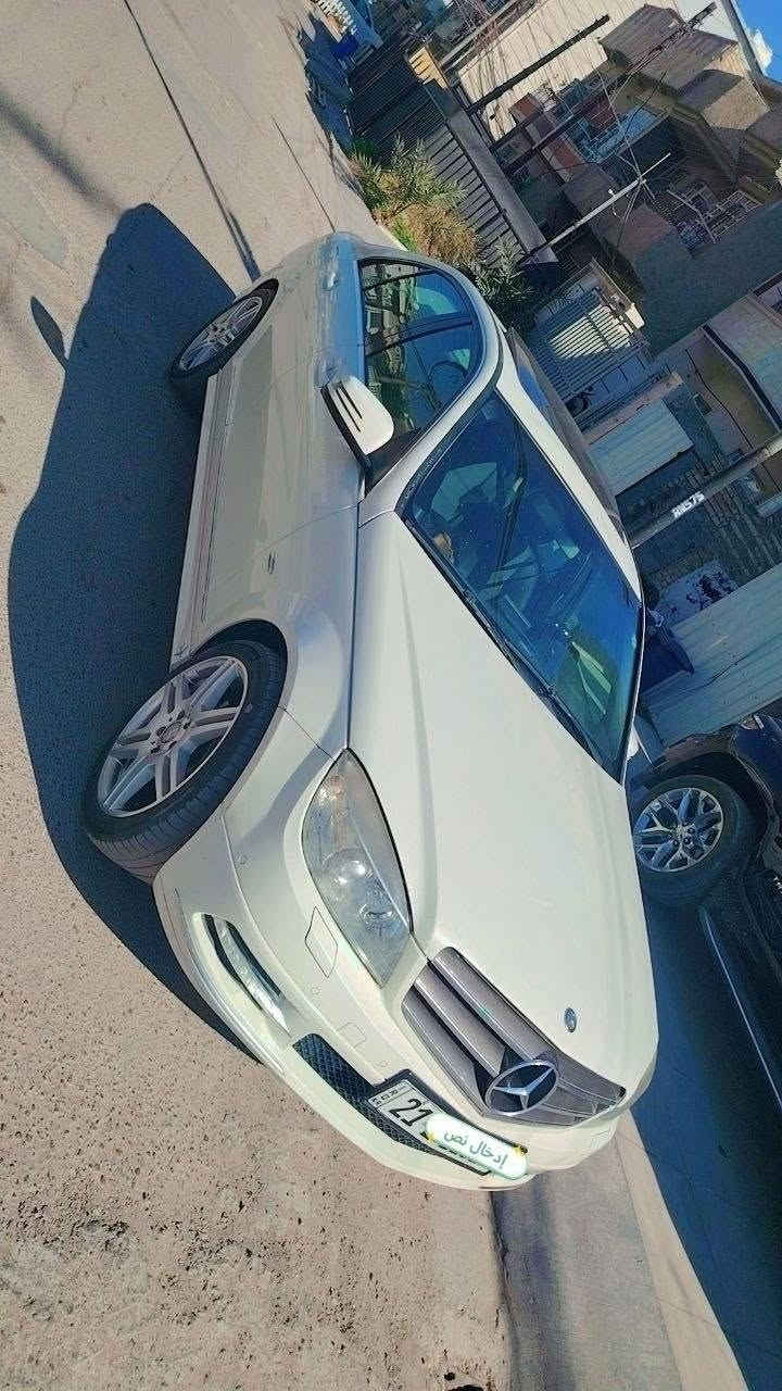 السلام عليكم بيع او مراوس باحدث وانطي فرق  مارسدس c200
W204
موديل2009 رقم شمالي بسمي تحويل ثاني يوم محرك 4 سياره كل نقص مابيهاا  تجي شوف بعينك عنوان السيارة بغداد ابو غريب السعر 110 $الاتصال واتساب  *********** بغداد, العراق
