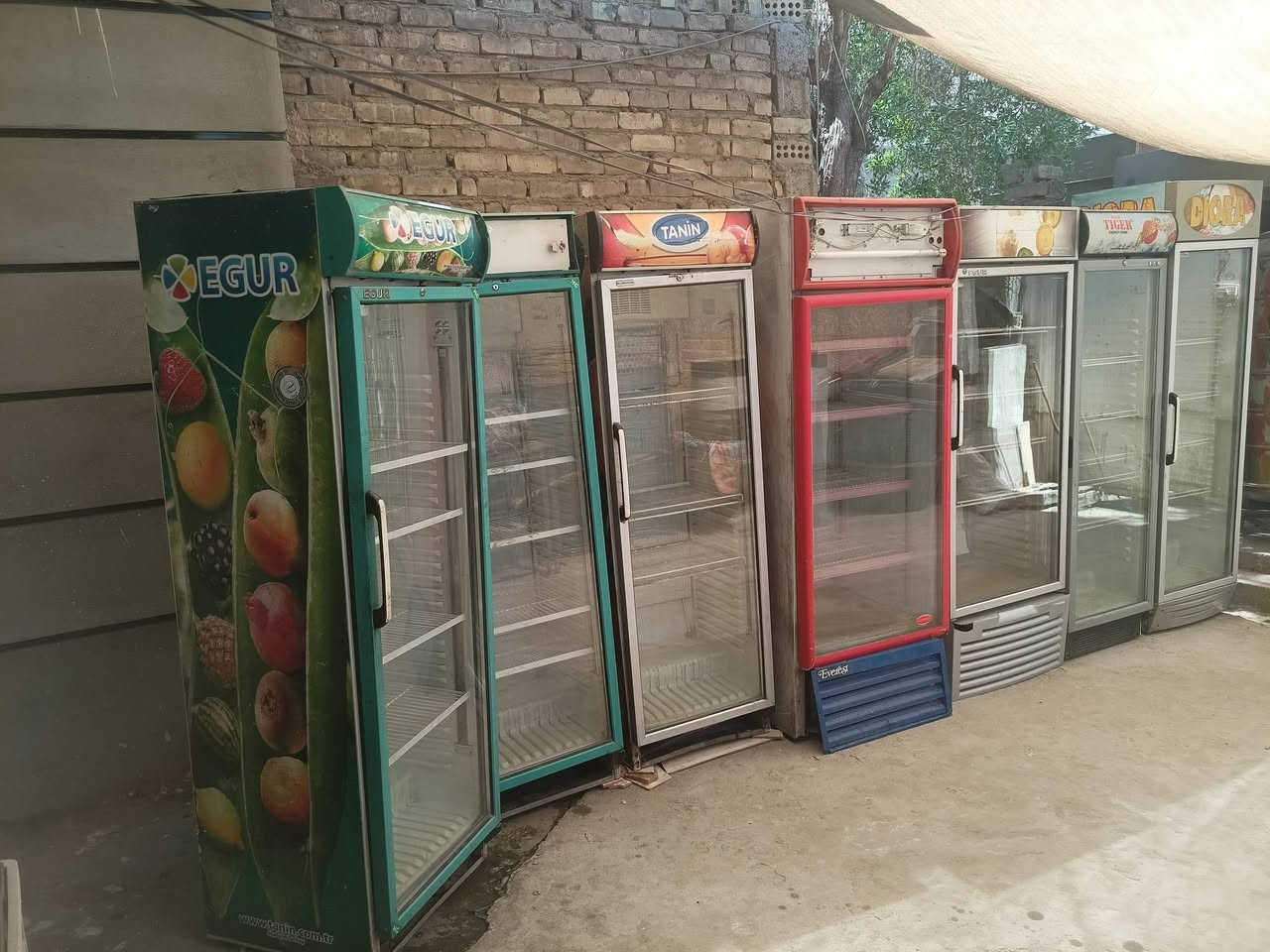 عارضات عدد 7 شغالات كاملات اذا تاخذ شلع الوحده ب 150 الف
واذا مفرد 180 الف 
***********
مكانهن بغداد الشعب
