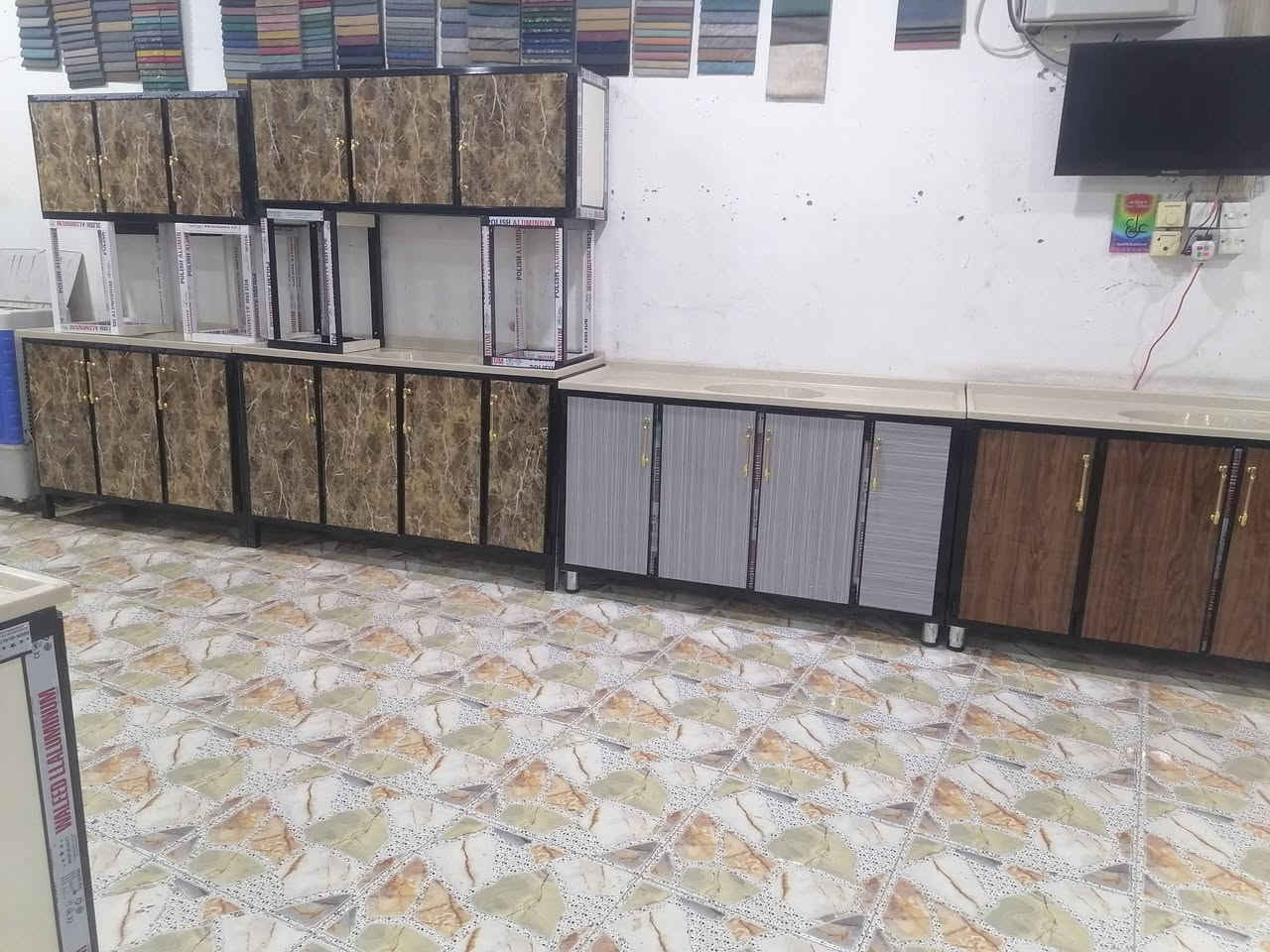 تخفيض الأسعار ٥٠ ٪  مجمع علي الطائي مقابل علي عبود ابو الأعشاب الاتصال *********** واتساب
