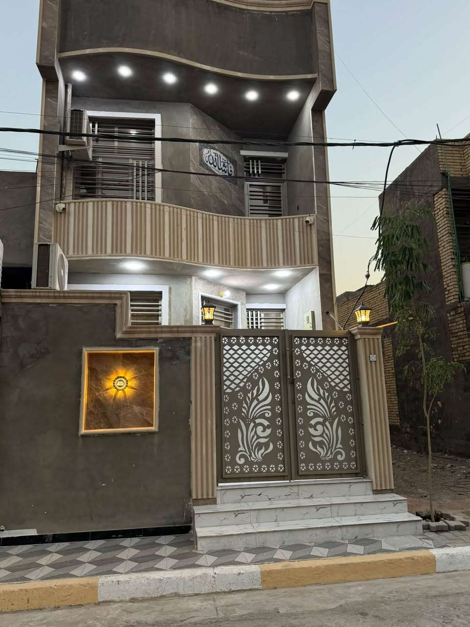 بيت ملك صرف للبيع مساحه ١٠٠م طابقين
مكانه بغداد المحمودية حي ١٨

منطقة متكاملة الخدمات تبليط مجاري 

مدارس معهد فنون منطقة ممتازه 

مكتب الخالدي ابو يزن 

***********

***********

***********وتساب
