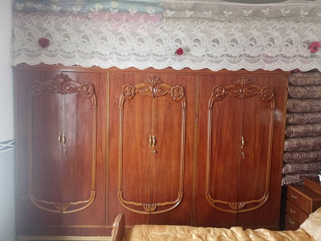 غرفه للبيع سعر 600 واللي يحب يتصل على هذا الرقم***********
