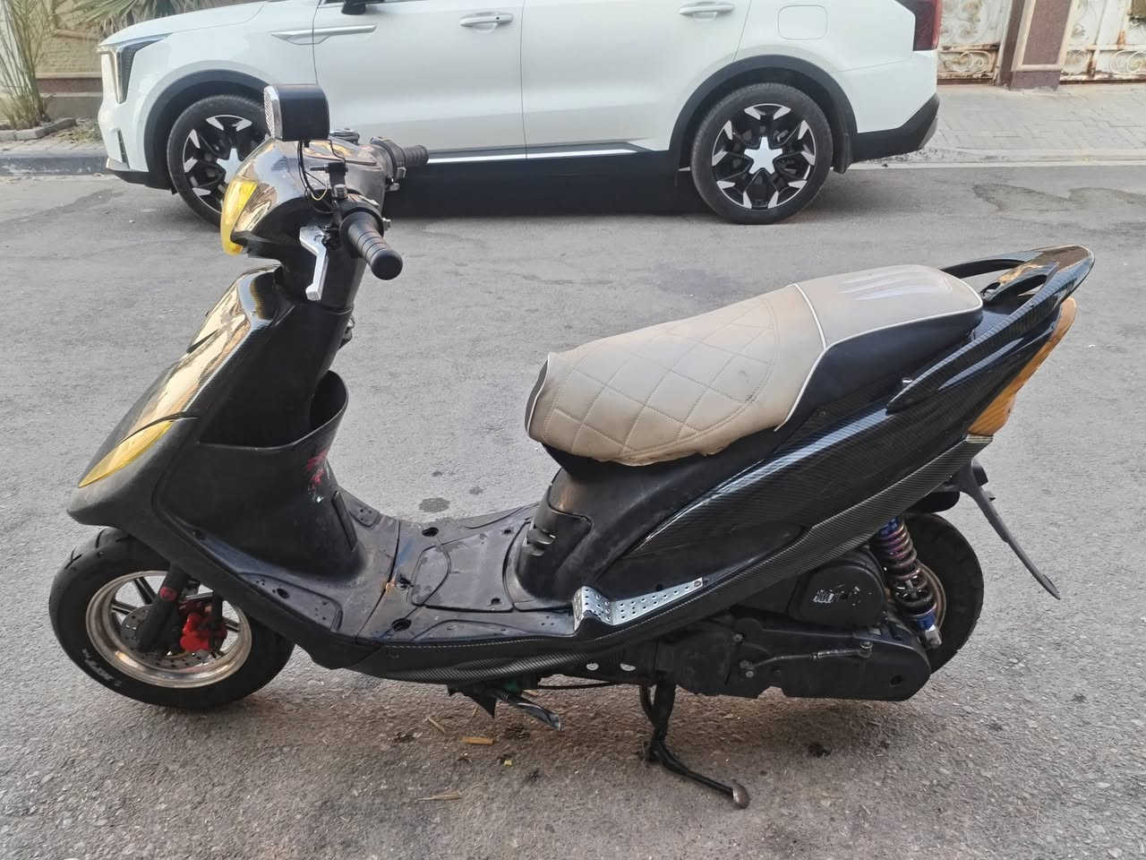 السعر 600
🏍️ دراجة ماكس عدلة للبيع

🔧 المواصفات والتعديلات:
• بوشة 55 شلعلة / معدلة
• ويلات رياضي
• سلف رياضي
• عينة إلكترونية
• عمبار بريك رياضي
• تايرات جديدة
• كفرات كاربون فايبر
• دبل رياضي
• صندوك لايت
• بك لايت
• سكنات عينة

⚙️ حالة الدراجة:
• شغالة وكلشي بيها تمام
• نقصها فقط باتري تعبان
• اللاشاير ما يشتغلن

📍 الموقع: البصرة
📞 للتواصل: ***********
