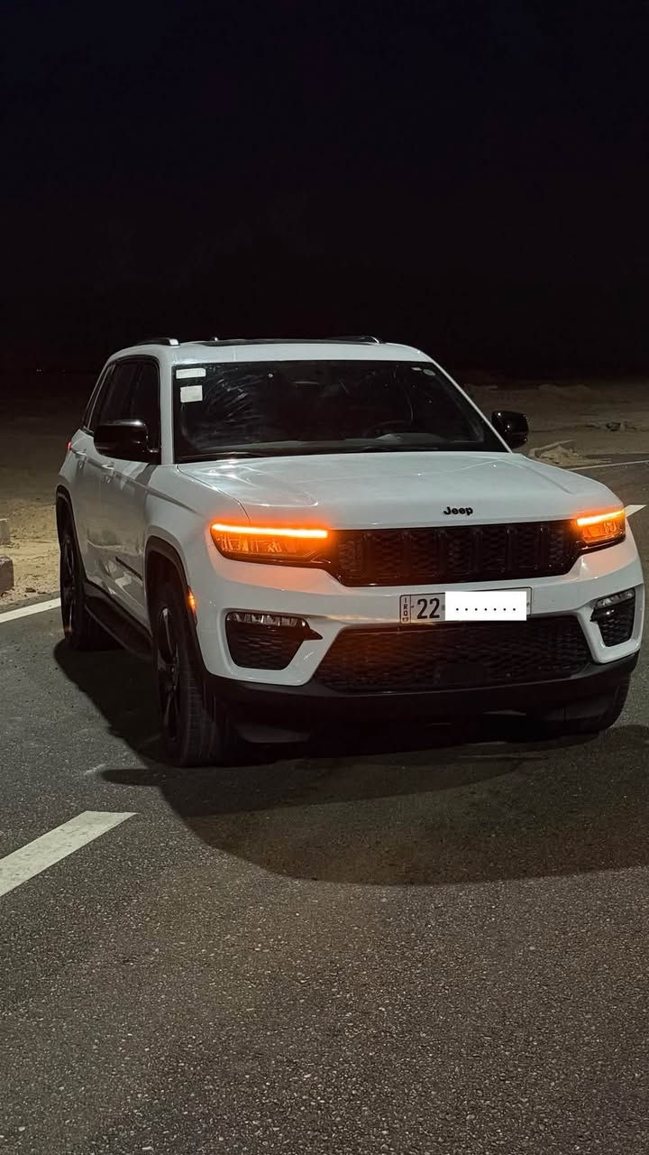 جيب ليمتد jeep limited
موديل ٢٠٢٤ 
وكاله هارلم خليجية
رقم اربيل 
كتاب تضليل 
ماشيه ٣٣ ميل 
المواصفات :
* رادار امامي مع مانع تصادم . 
* تحذير الخروج عن المسار . 
* تحذير النقطة عمياء  .
* نظام تحذير عند التقاطعات. 
* شاحن موبايل وايرلس. 
* ويل قياس 20 انج .
* فتحة سقف . 
* لوحة القيادة بقياس 12 أنچ. 
* كير شفتر بالستيرن . 
* كاميرا خلفية. 
*شاشة كبيرة 10.1 أنج
* المصابيح الأمامية زنون .
* كشافات الضباب زنون . 
* دخول ذكي. 
* تشغيل عن بعد .
* الصندوق الخلفيي كهربائي .
* فرش المقصورة الداخلية من الجلد والشاموا .
* مقعد السائق كهربائي .
* المقاعد الأمامية تدفئة .
* حساسات خلفية . 
* دوسات جانبية .
* مكيف خلفي . 
* تدفئة مقود القيادة . 
* مانع تصادم خلفي .
* بلوتوث تلفون . 
* محدد سرعة . 
* نظام التشغيل والإطفاء الاوتوماتيكي .

سياره كفاله عامه بيها ملاحظه بلجاملغ الخلفي فقط 
مكان السيارة كربلاء المقدسه 
السعر 355$وبيها مجال 
***********
***********
