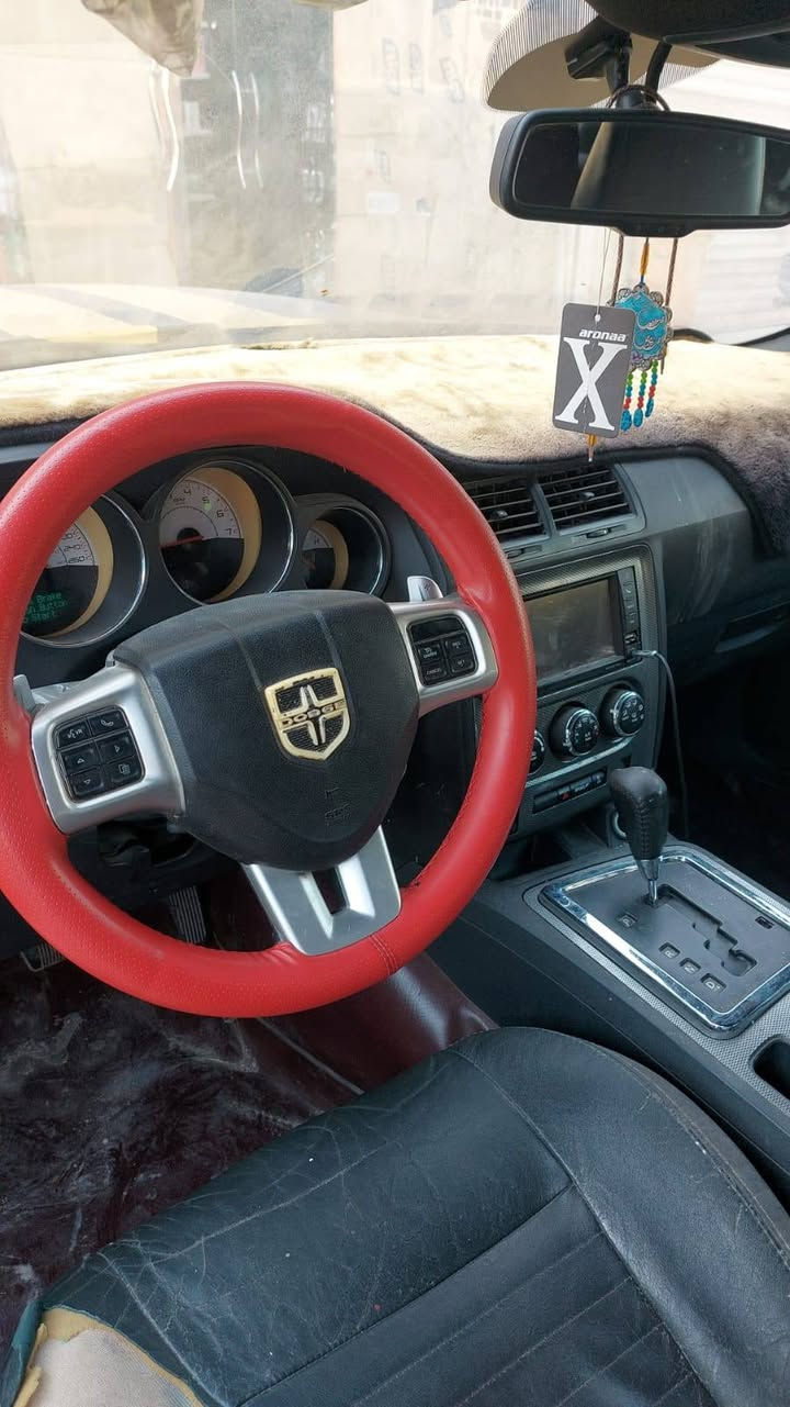 دوج تشالنجر 14 كندي فول للاخير 
ارتي v8 دخول كفاله محدث دعاميه 20 
ويل نجمه سيارة فخامه 
بيه رشات صبغ باب جاملغ اثر جراد بدون تبديل وفتح بدون حادث سيارة كندي أصل ماشيه 160 الف 
كير محرك فول تبريد ثلج .. مرواس اشعندك نزل 
السعر ***********
رقم سليمانيه تحويل وكاله

