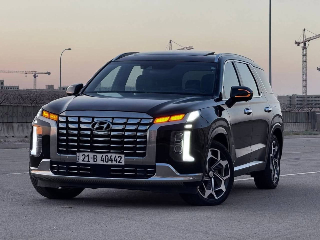 Hyundai Palisade 22 /Calligraphy 1/1
الرقم بأسمي تحويل مباشر 
العداد : 93,000 كيلومتر 

أعلى مواصفات 
الحادث : تبديل بنيد + جاملغ أمامي جهة السائق 
بارد جاملغ خلفي + ضربة بسيطة باب السكن.

صور الحادث والسونار موجود   

للأستفسار الإتصال واتساب :
***********
