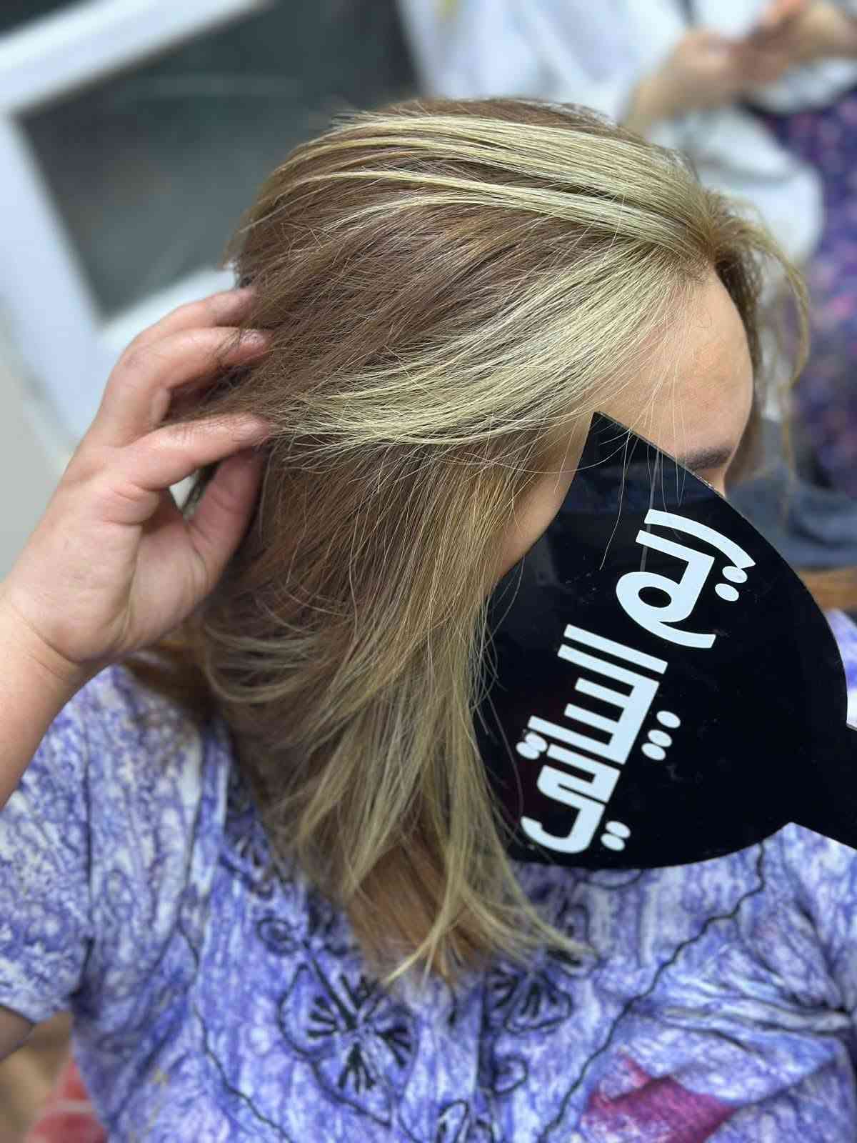لون شعرچ هو أول سر من أسرار جمالچ ✨
ويا صالون ريم البياتي، كل لون إله حكاية 🤎💇‍♀️
صبغات راقية ولمسة تخليچ تتألقين 😍
للحجز والاستفسار التواصل مع الصفحة
ريم البياتي 
#بسماية #بغداد #اكسبلور #متابعة #اكسبلورر

نص مكتوب في الصور:
- ريم البنا...