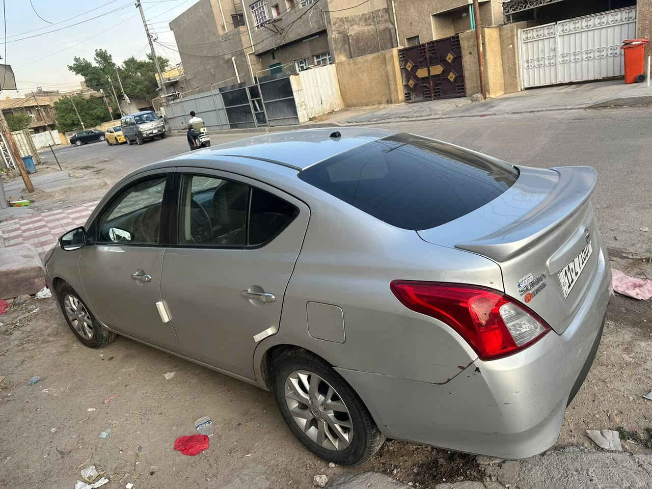 استلمتها زيرو ع ايدي
سياره خير من الله مال جناي 
صار عندي بيها طختين منزل صورها بلبنيد والثانيه وره بلجاملغ خلفي 
شباب سياره كير ومكينه خير من الله مكفولات 
نقصها صدر امامي خلفي وجامه اماميه فقط 
سعر 110 وبيها مجال كلش بسيط 
مكاني بغداد الدوره 

رقم تلفون 
***********
