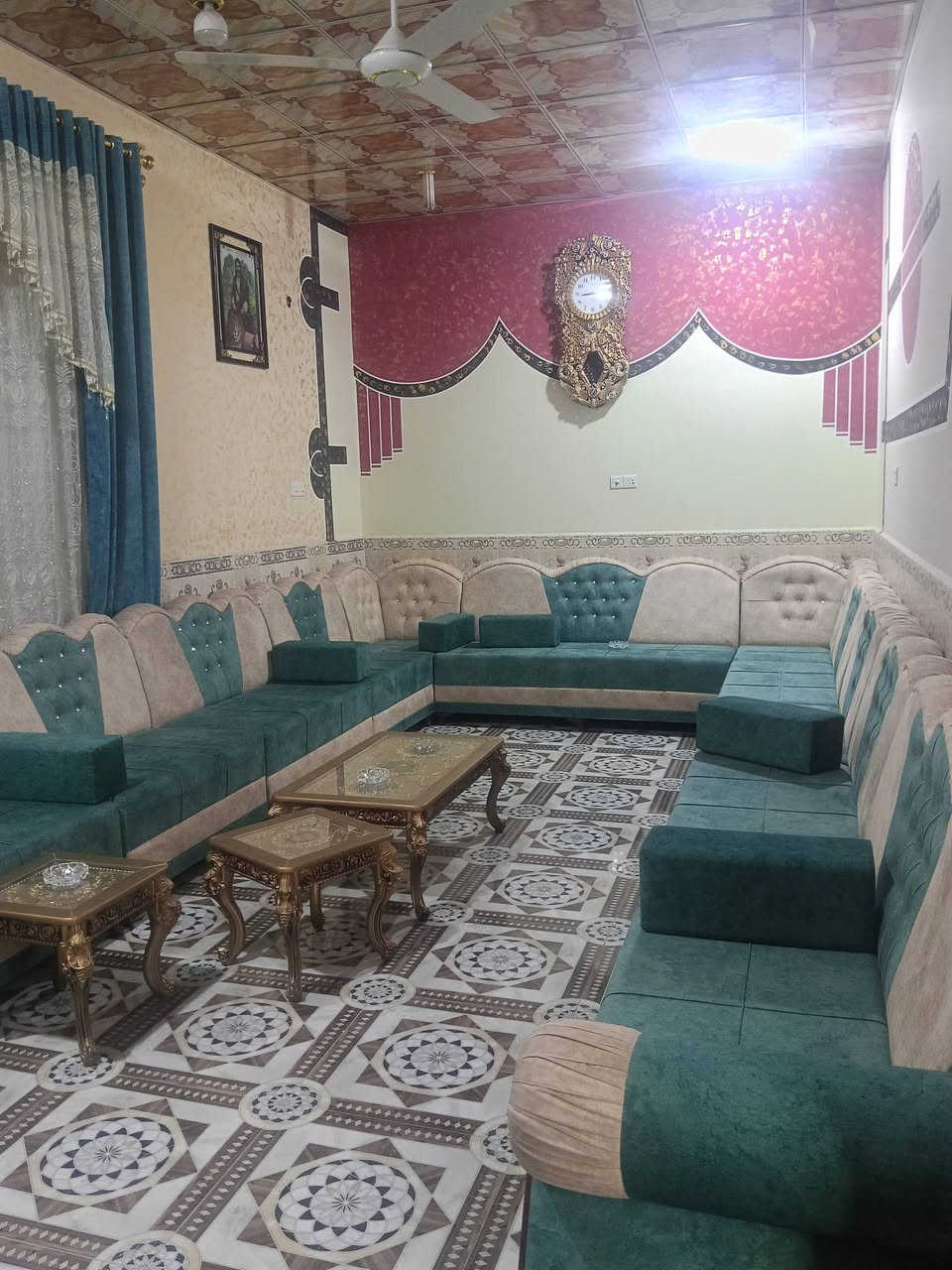 بيت للبيع وقف سني مسجل 

في ابو خصيب طريق الصحراء 

مساحة البيت 250 متر 

يحتوي البيت على غرفتين ودوانية وصاله ومطبخ وحمام داخلي وحمام خارجي+ كراج 

السعر المطلوب 68 مليون وبيه مجال شي بسيط 

لاستفسار تواصل على رقم ***********
