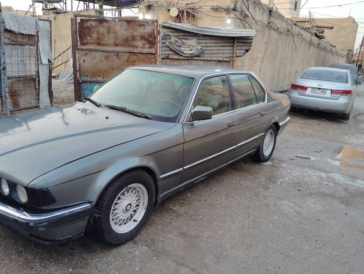 بي ام موديل 1989
لون اسود فيلي 
محرك مضمون
كير اوتوماتيك 
السياره الحاله ممتازه 
وارد امريكي
السعر 48وبيها مجال 
السياره باسمي مداورة مباشر 
الاستفسار الاتصال على الرقم ***********

