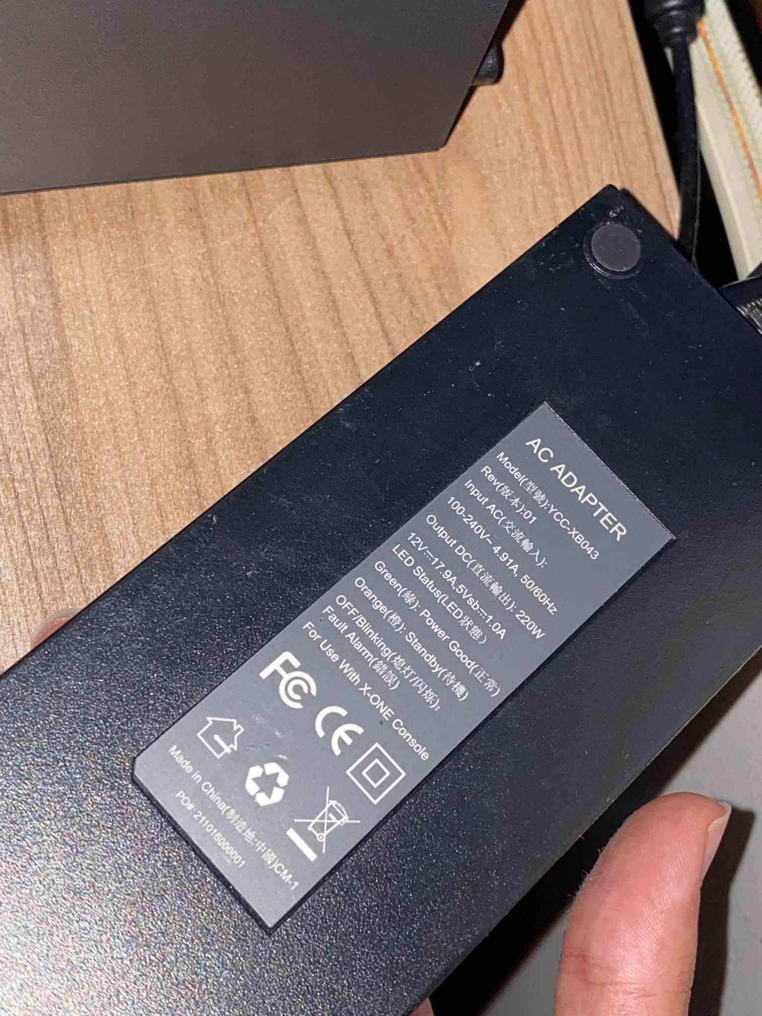 السلام عليكم 
Xbox one للبيع
نضافة الجهاز 95%
مساحة التخزين 512GB

ملحقات الجهاز : 
- يدة تجارية لون ابيض 
- محولة الكهرب
- كيبل HDMI 

السعر : 115,000 وبيه مجال للشراي

العنوان : الموصل ويوجد توصيل

للتواصل : *********** واتساب
