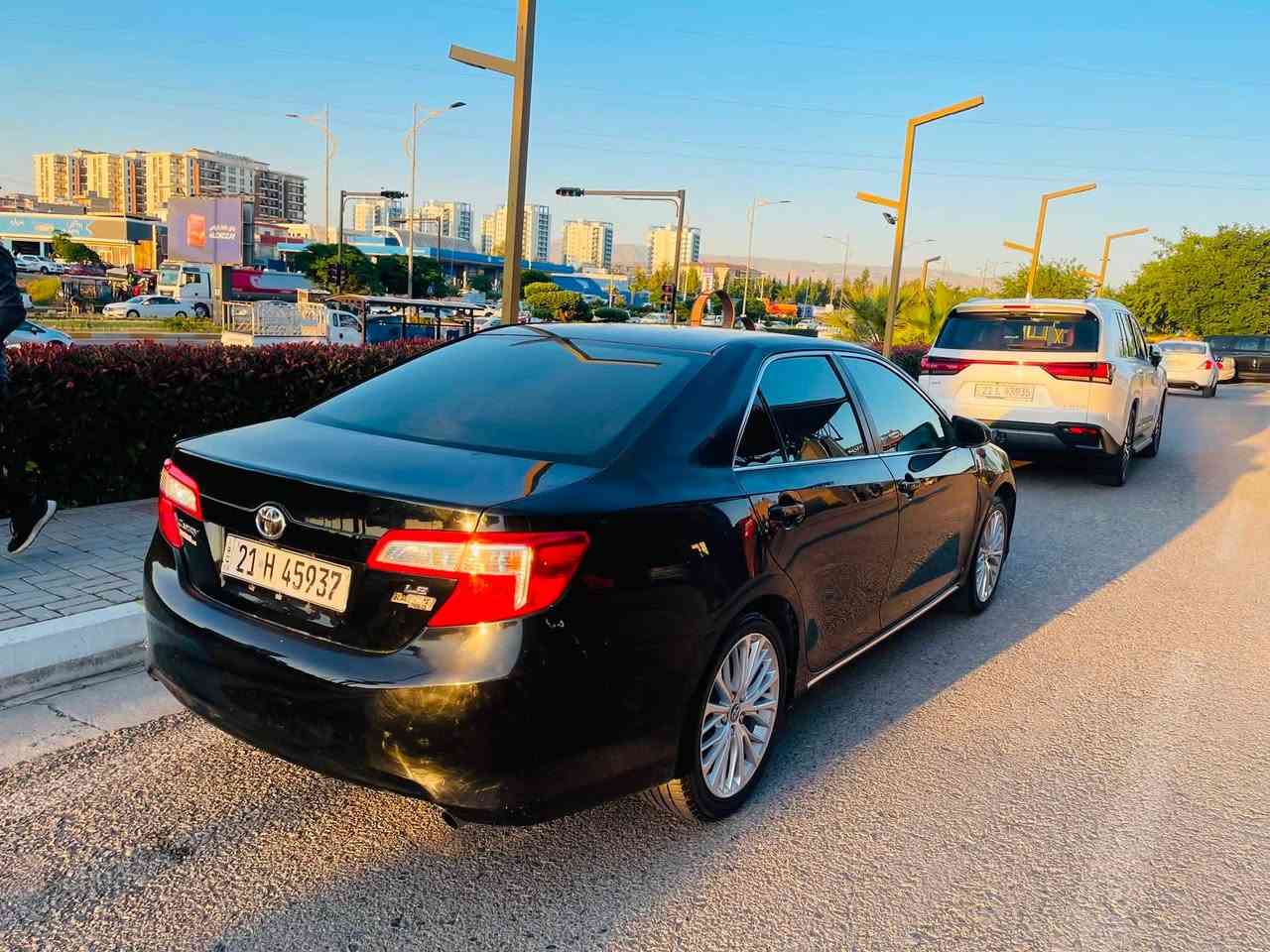 كامري موديل ٢٠١٣ مواصفات LE ناو زارد سێ پارچةي بوياغة بێ ناوگردن  ژمارة تةلةفون ***********
