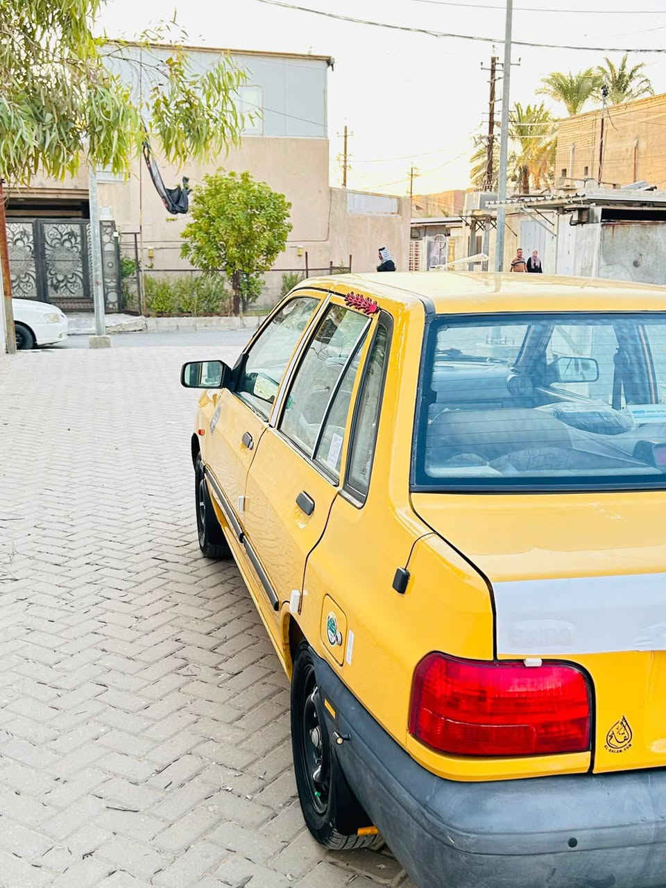سلام عليكم سايبا موديل ٢٠١٣ سياره جاهزه للخير حداديه جديده مكينه مكفوله سياره بيها جامغ امامي فقط بس سياره كدامكم صفاح يخبلن سياره جديده مذب عليها ربع كامله الاخير مكاني بغداد زعفرانيه ه‍ *********** السعر ٣٢ و بيها مجال حك الجيه
