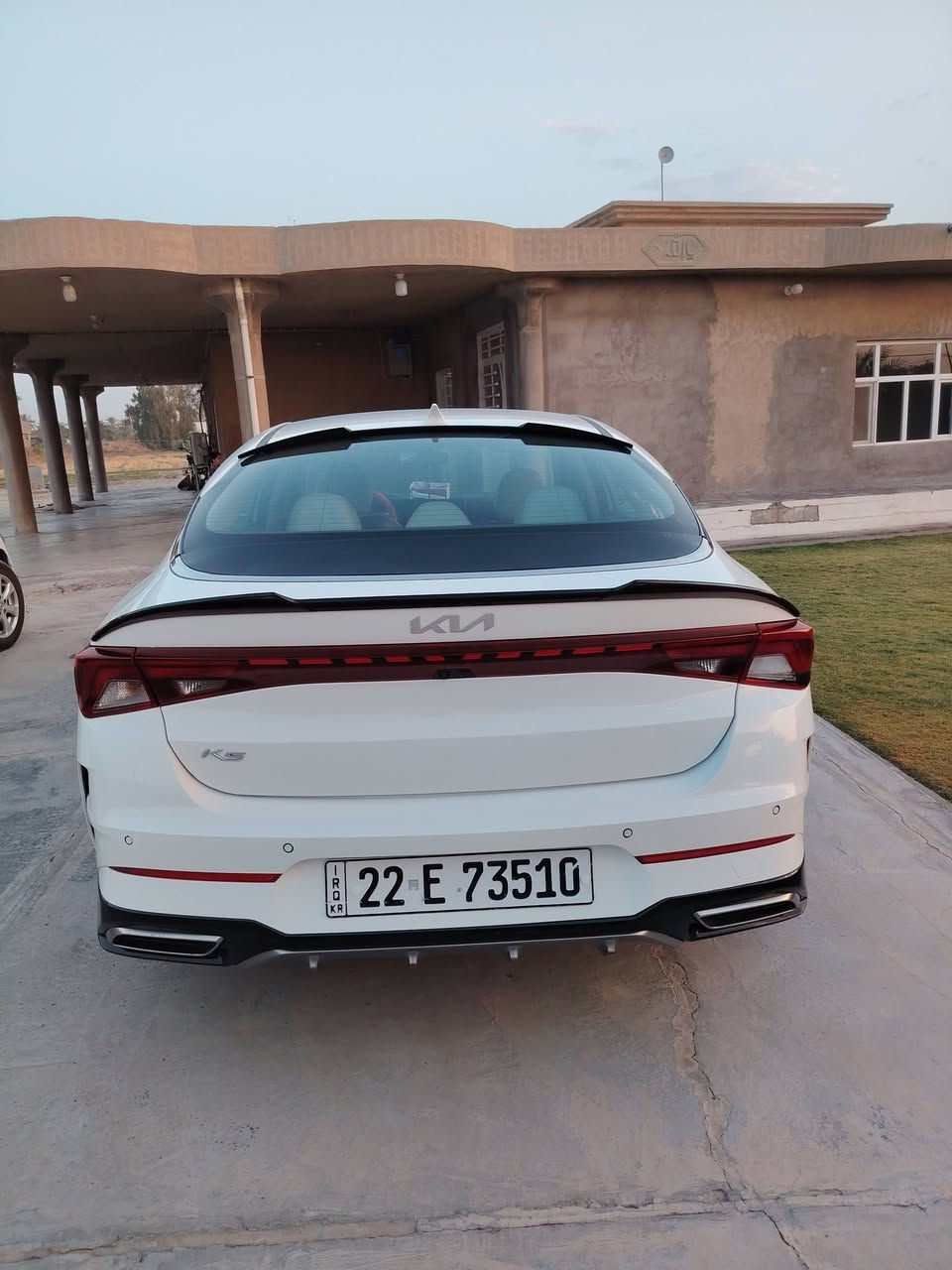 سلام عليكم موديل ٢٢ باسمي ماشيه ٦٩الف فول عدا الفتحه مكينه الفين دوش خليجي  مستعجل ع بيعتها وابيع باعلى سعر توصل السياره *********** واتساب مكاني بغداد
