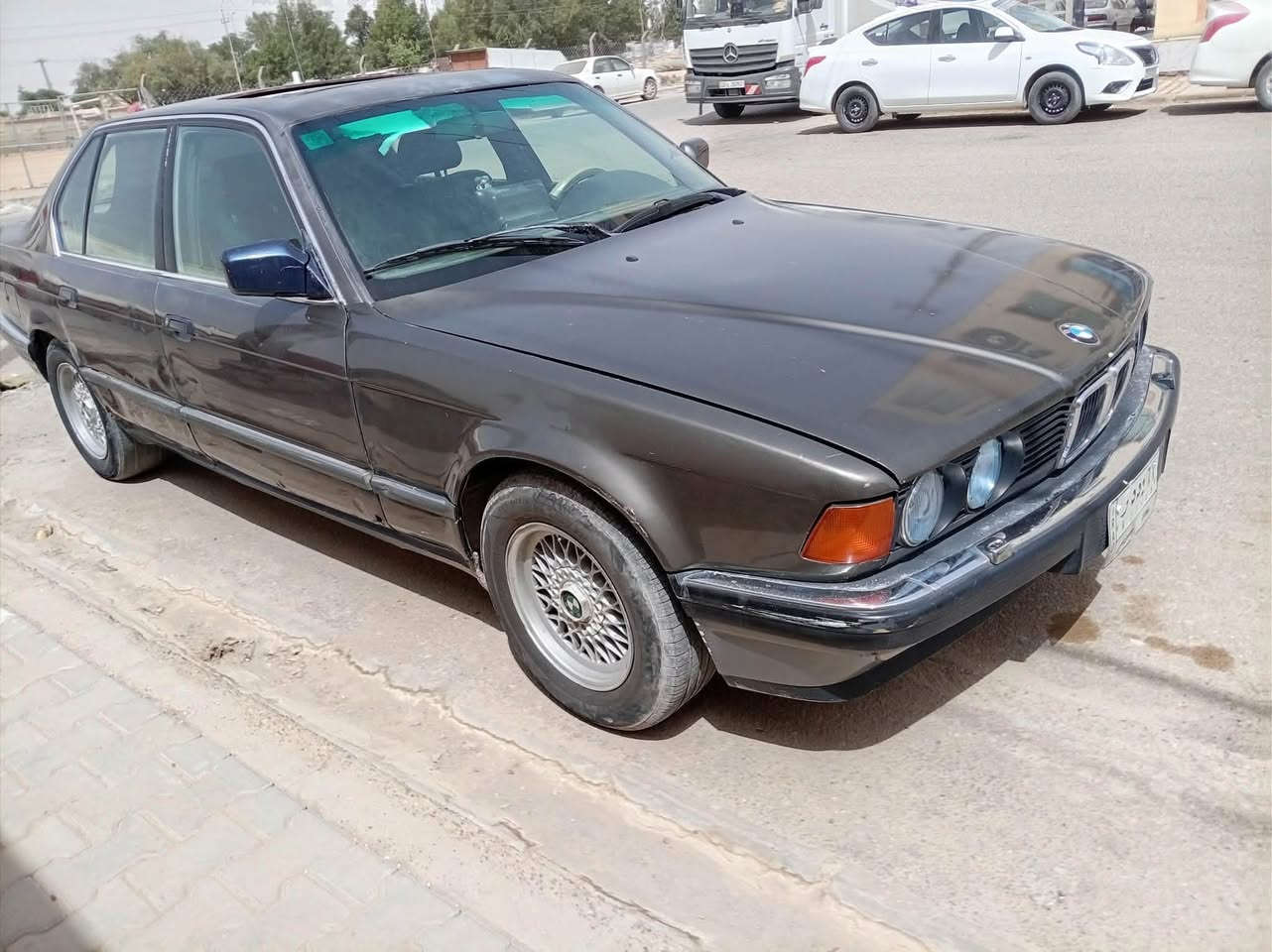 بي ام موديل 91
سنويه جديده تسقط 29 
كير تبريد مكينه 
كهربائيات شغاله 
سعر مناسب 
28ورقه  
رقم بغداد 
مكان السيارة نجف 
الشراي يتصل
***********
