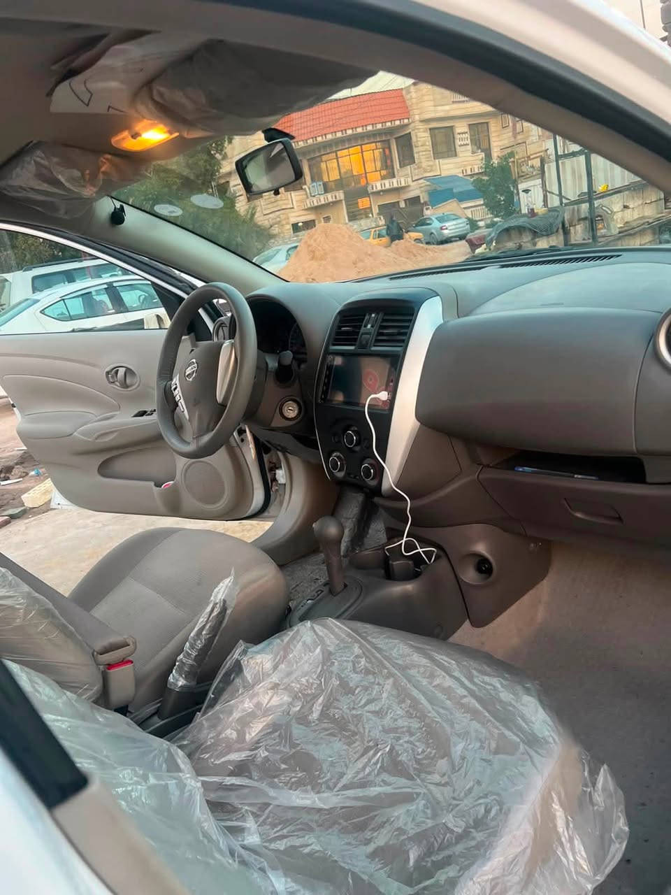 � نيسان سني 2024 🇯🇵
السعر : 113$ وبيه مجال 
📍 رقم أربيل باسم شركة 
🔄 وكالة أو تحويل مضمون هاتف *********** 
🛡️ مكفولة من الصبغ
السياره هنديه ام البليته زركه
✨ المواصفات : ويل كب 
✅ 4 جام كهرباء
❄️ قطعتين تبريد
📺 شاشة كبيرة
💡 إشارات مري
🪑 داخلية بيج
📽️ بلوجكتر
🕷️ سبايدر
✨ يدات نيكل
🎛️ تحكم ستيرن
🛡️ مانع انزلاق
🎵 AUX
📱 بلوتوث
📡 حساس خلفي
🛡️ دبل إيرباك

📍 الموقع: بغداد – البلديات
